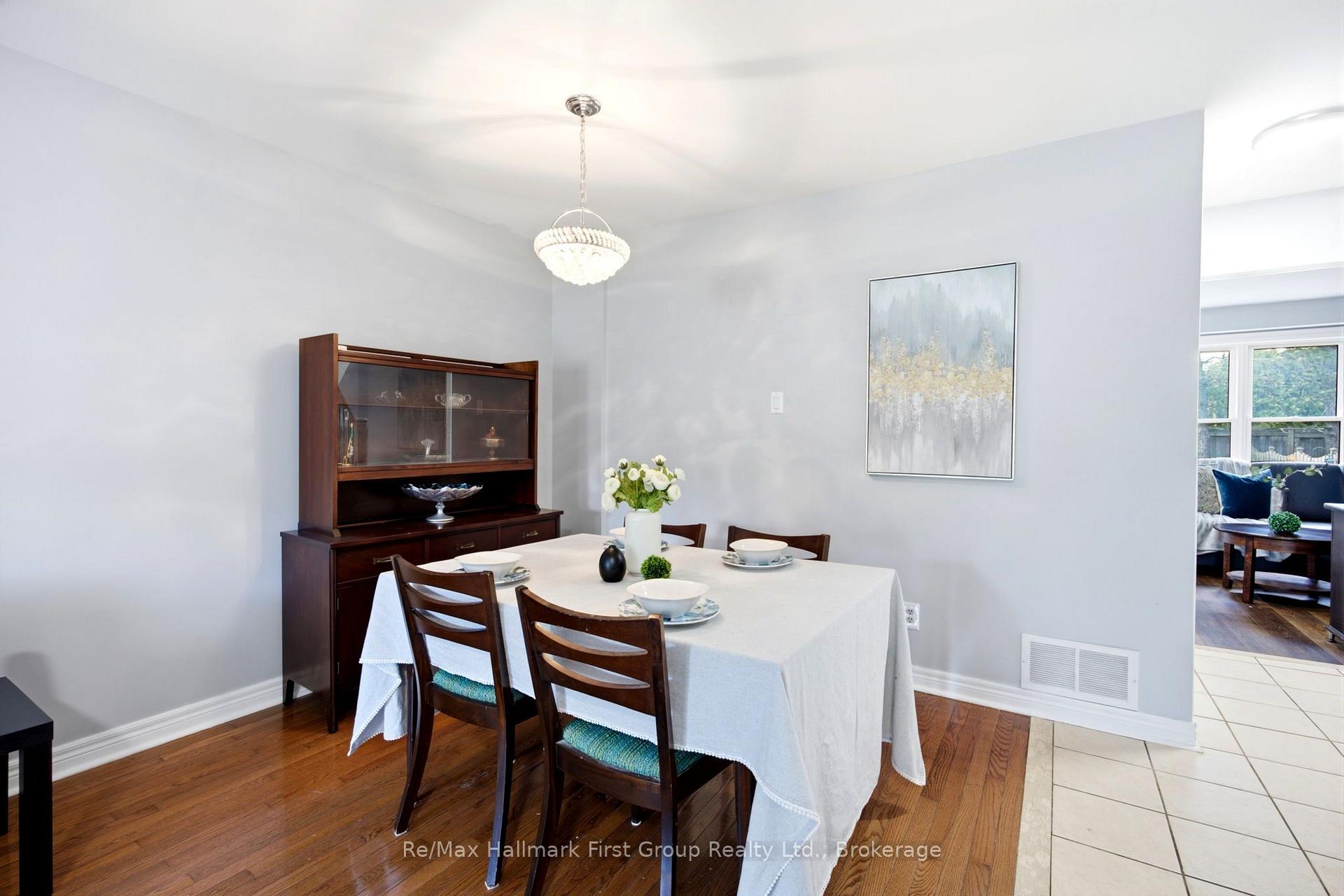 Photo 14 of 868 White Ash Drive, Whitby, Williamsburg — HOMEH