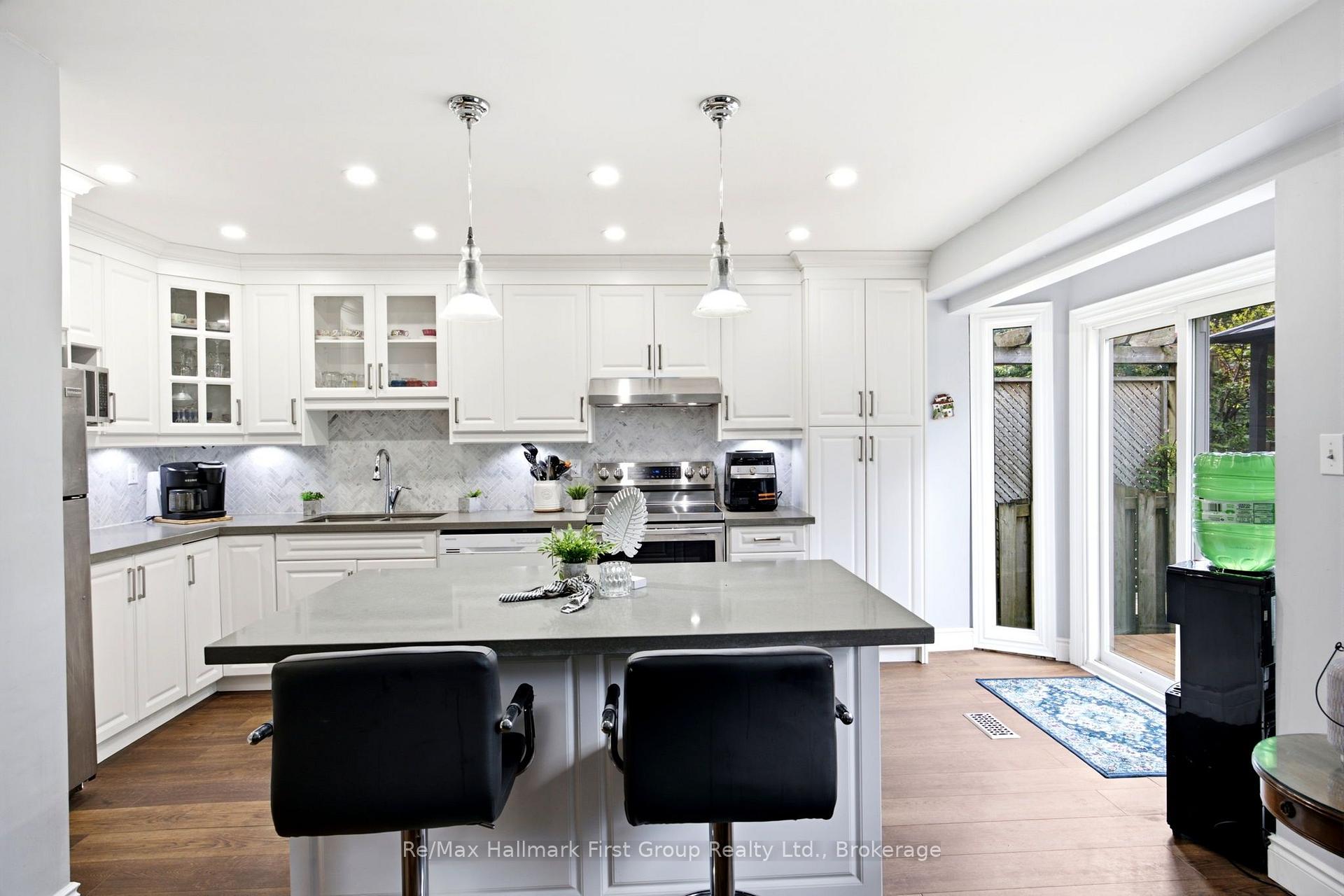 Photo 20 of 868 White Ash Drive, Whitby, Williamsburg — HOMEH