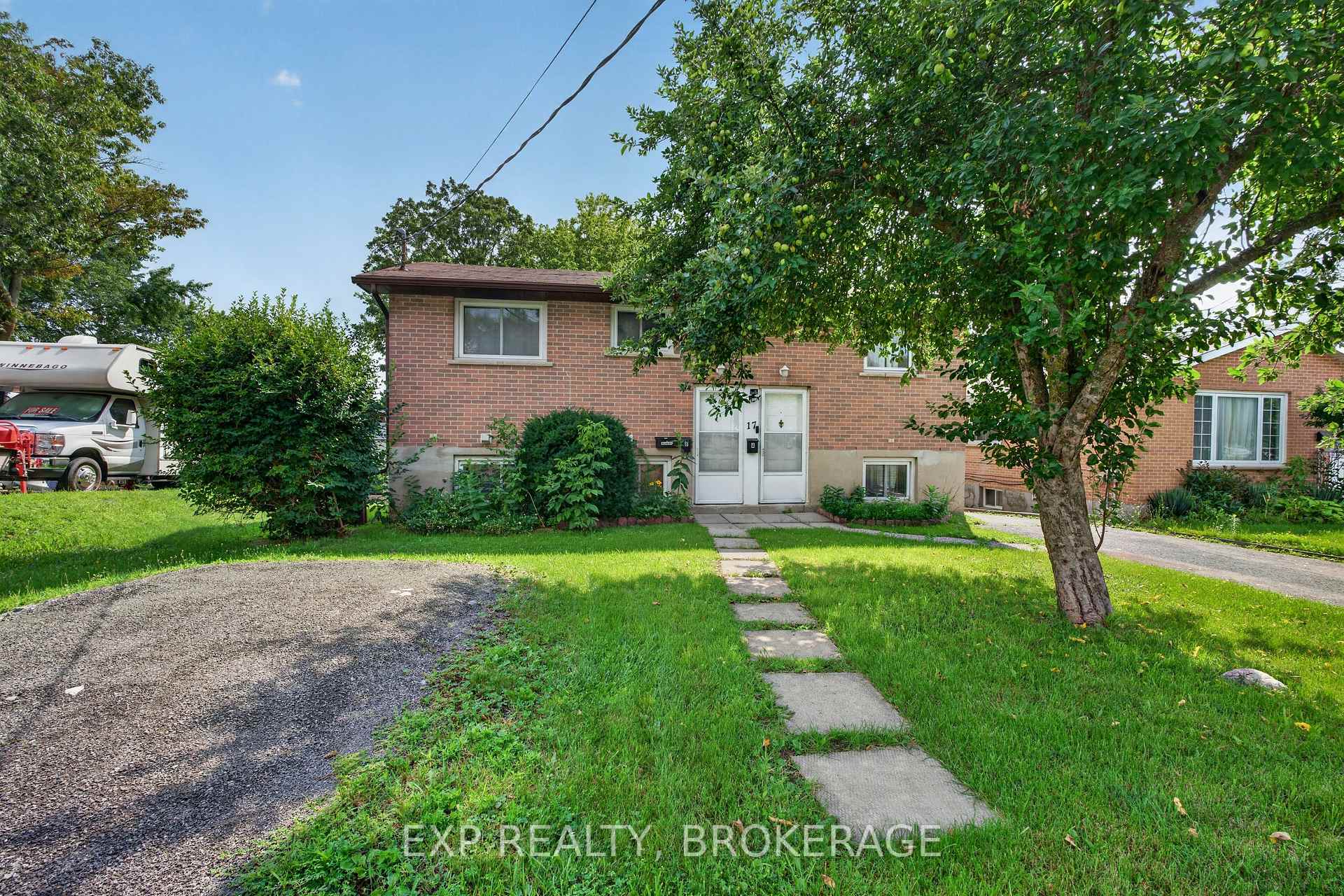 Photo 2 of 17 Shaw Street, Kingston, Rideau — HOMEH
