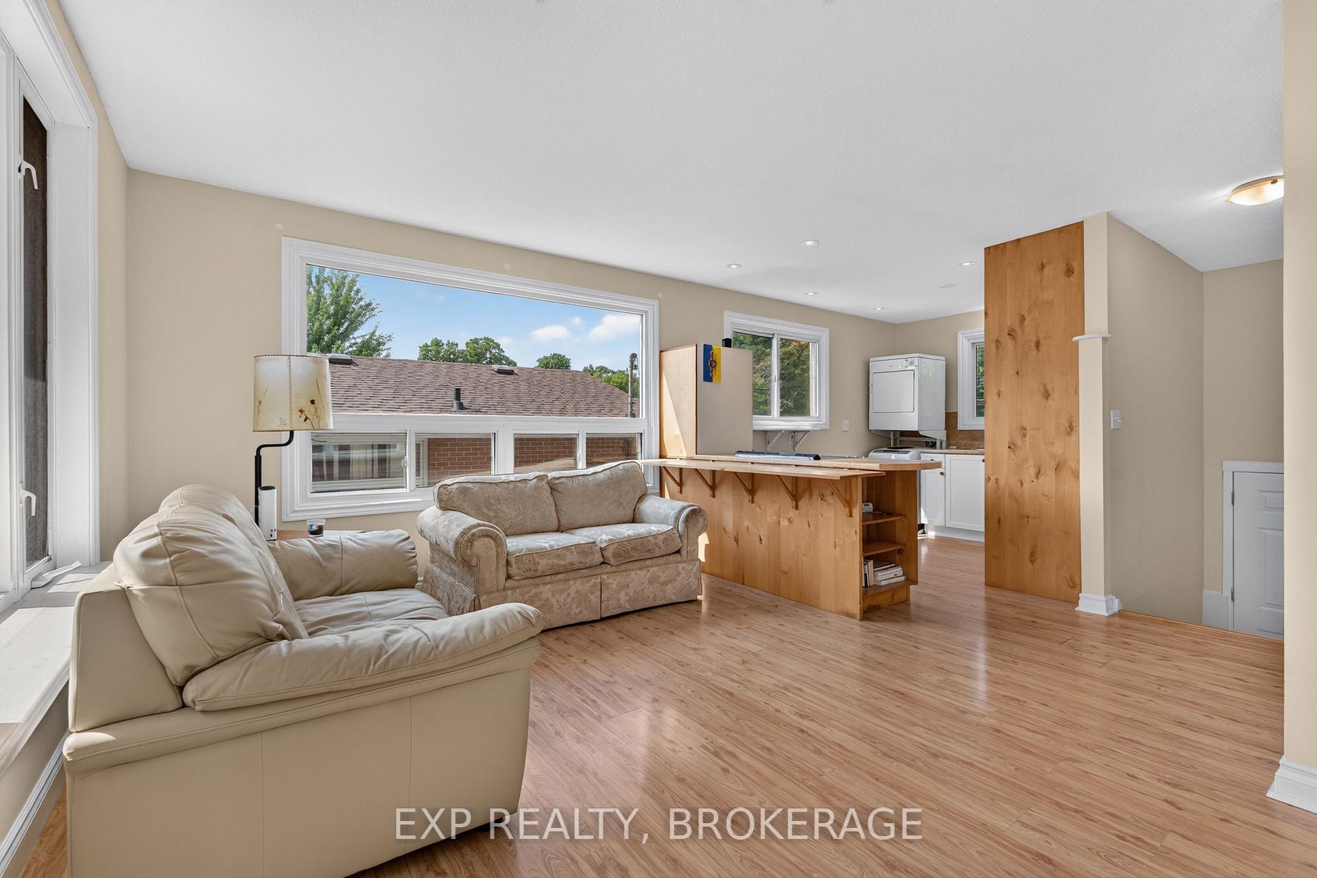 Photo 7 of 17 Shaw Street, Kingston, Rideau — HOMEH