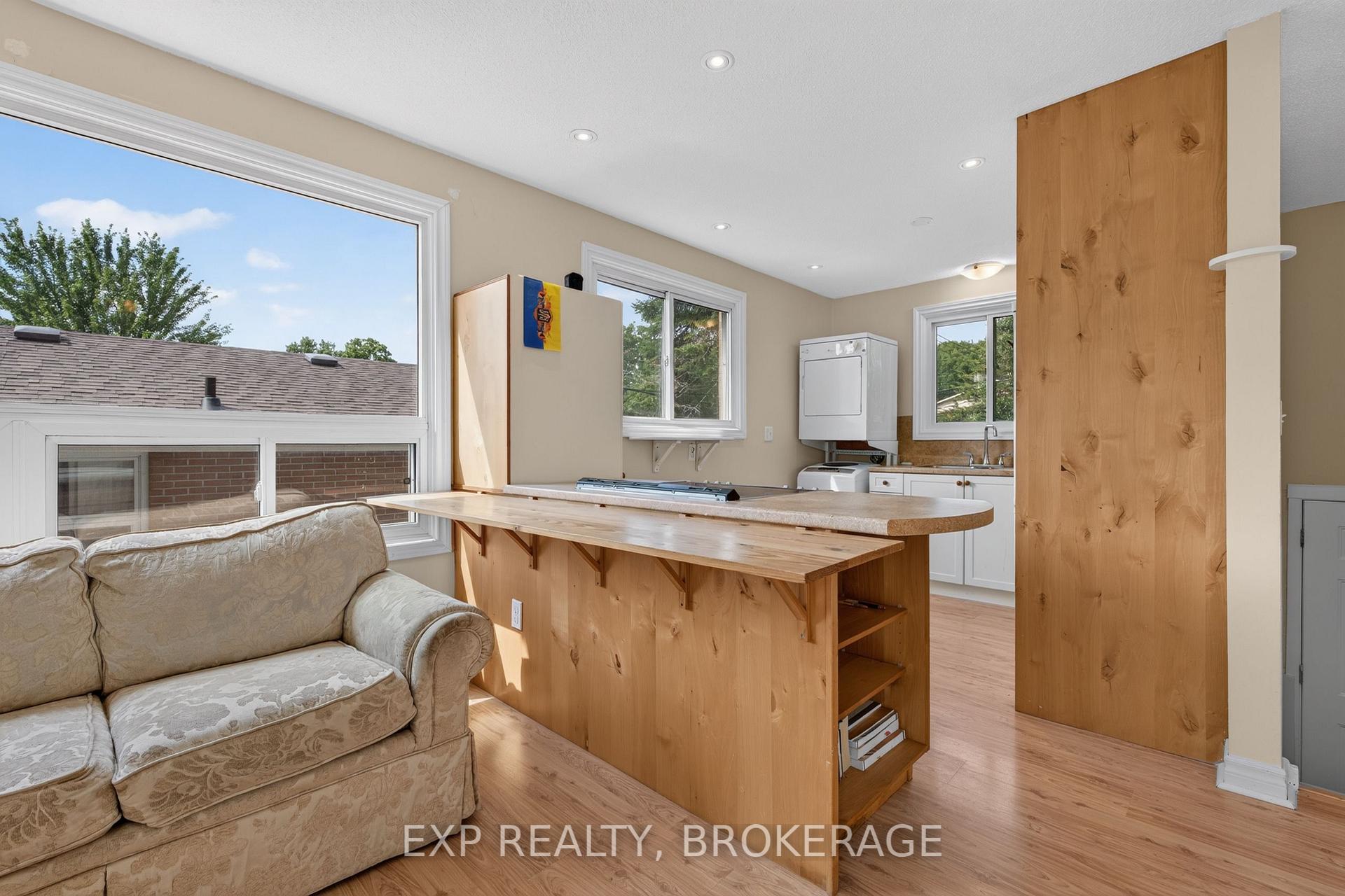 Photo 9 of 17 Shaw Street, Kingston, Rideau — HOMEH