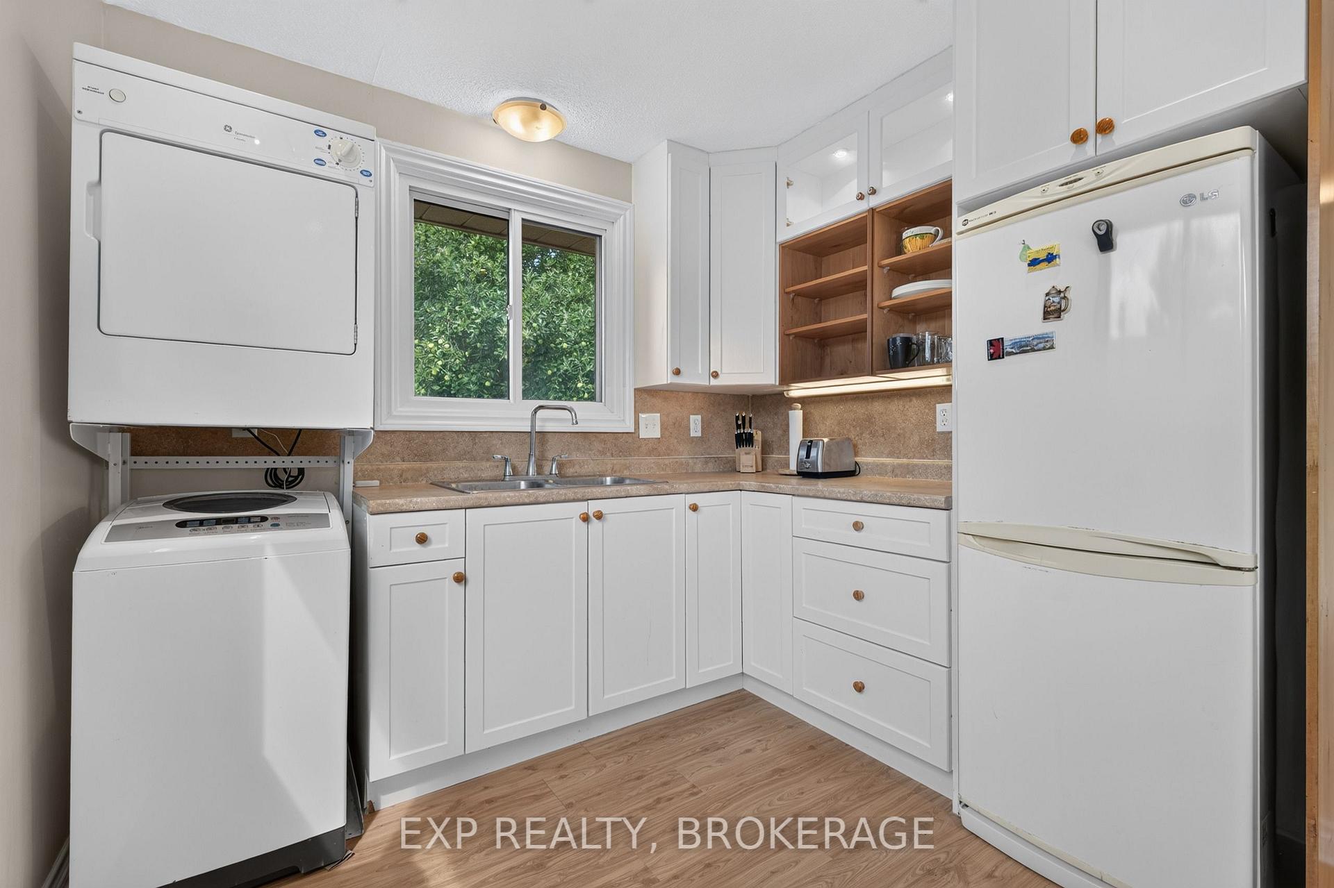 Photo 11 of 17 Shaw Street, Kingston, Rideau — HOMEH