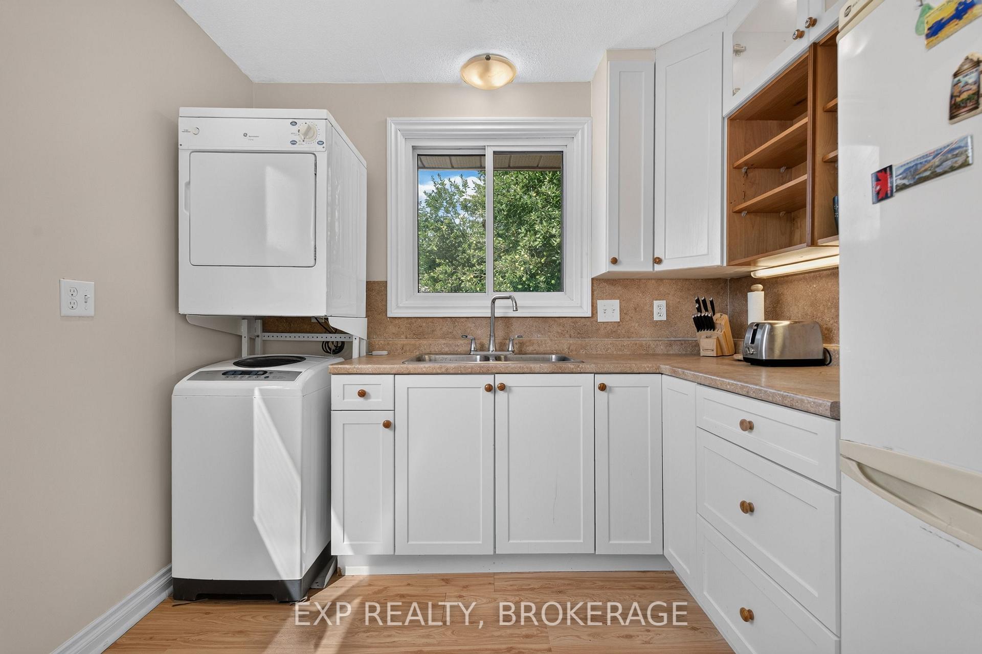 Photo 12 of 17 Shaw Street, Kingston, Rideau — HOMEH
