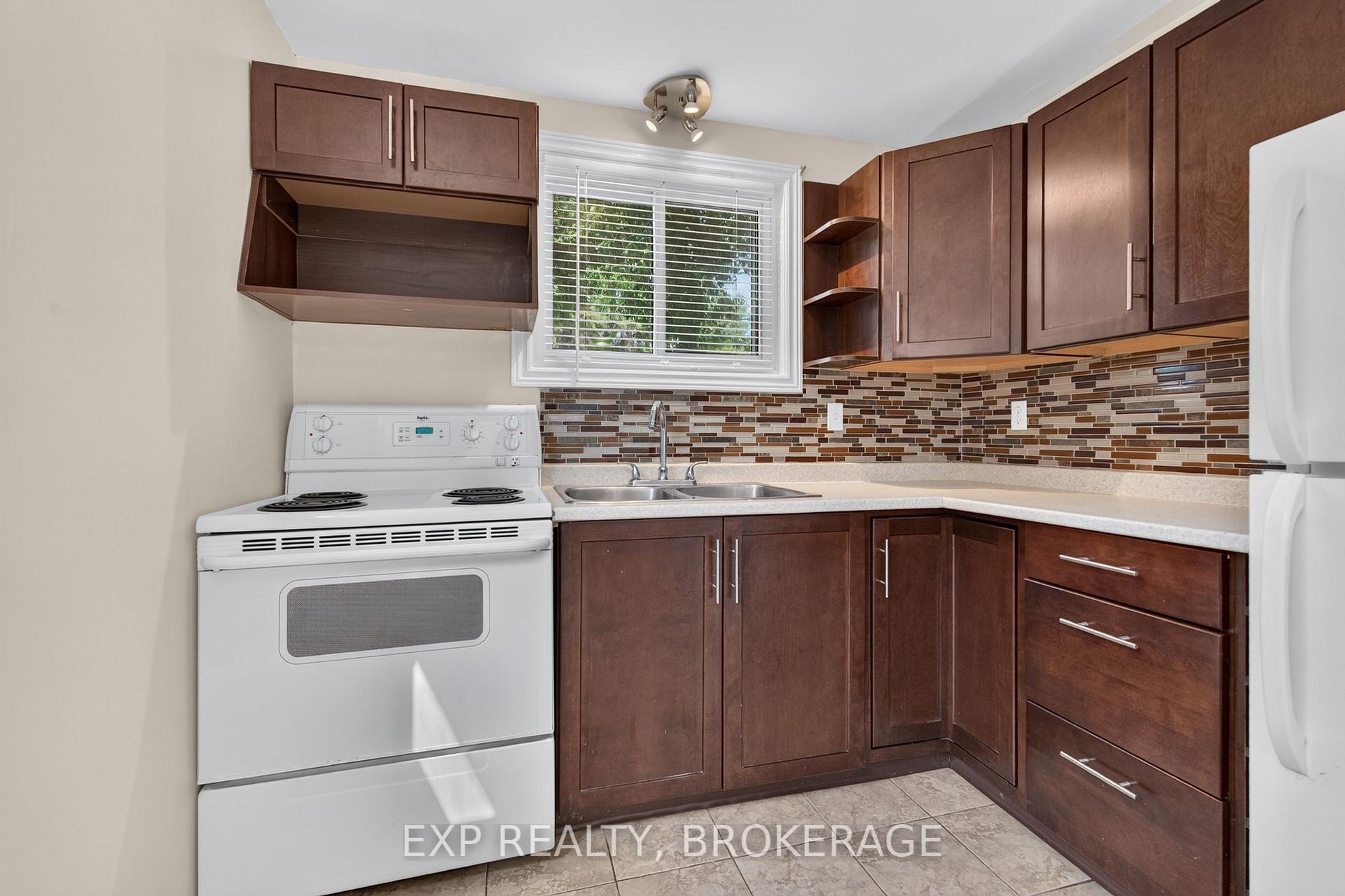 Photo 22 of 17 Shaw Street, Kingston, Rideau — HOMEH