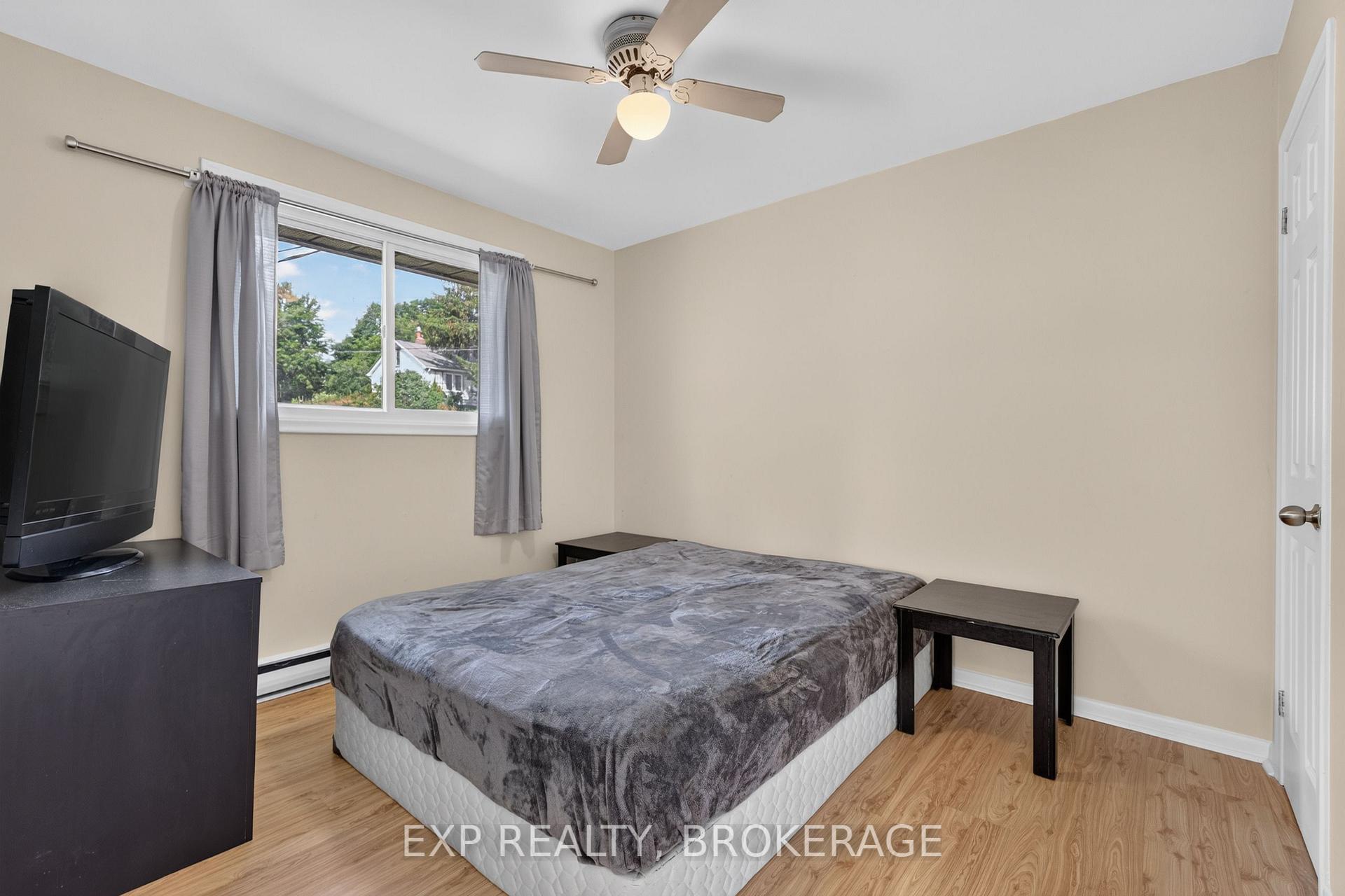 Photo 27 of 17 Shaw Street, Kingston, Rideau — HOMEH