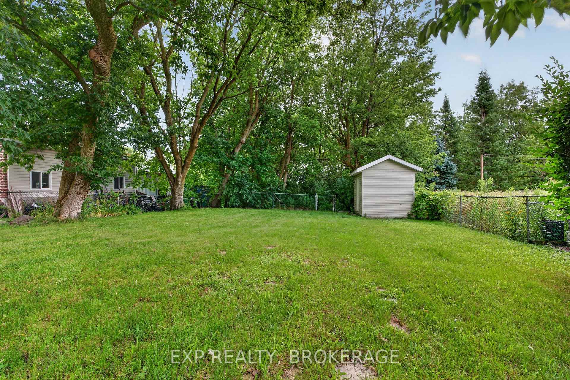 Photo 33 of 17 Shaw Street, Kingston, Rideau — HOMEH