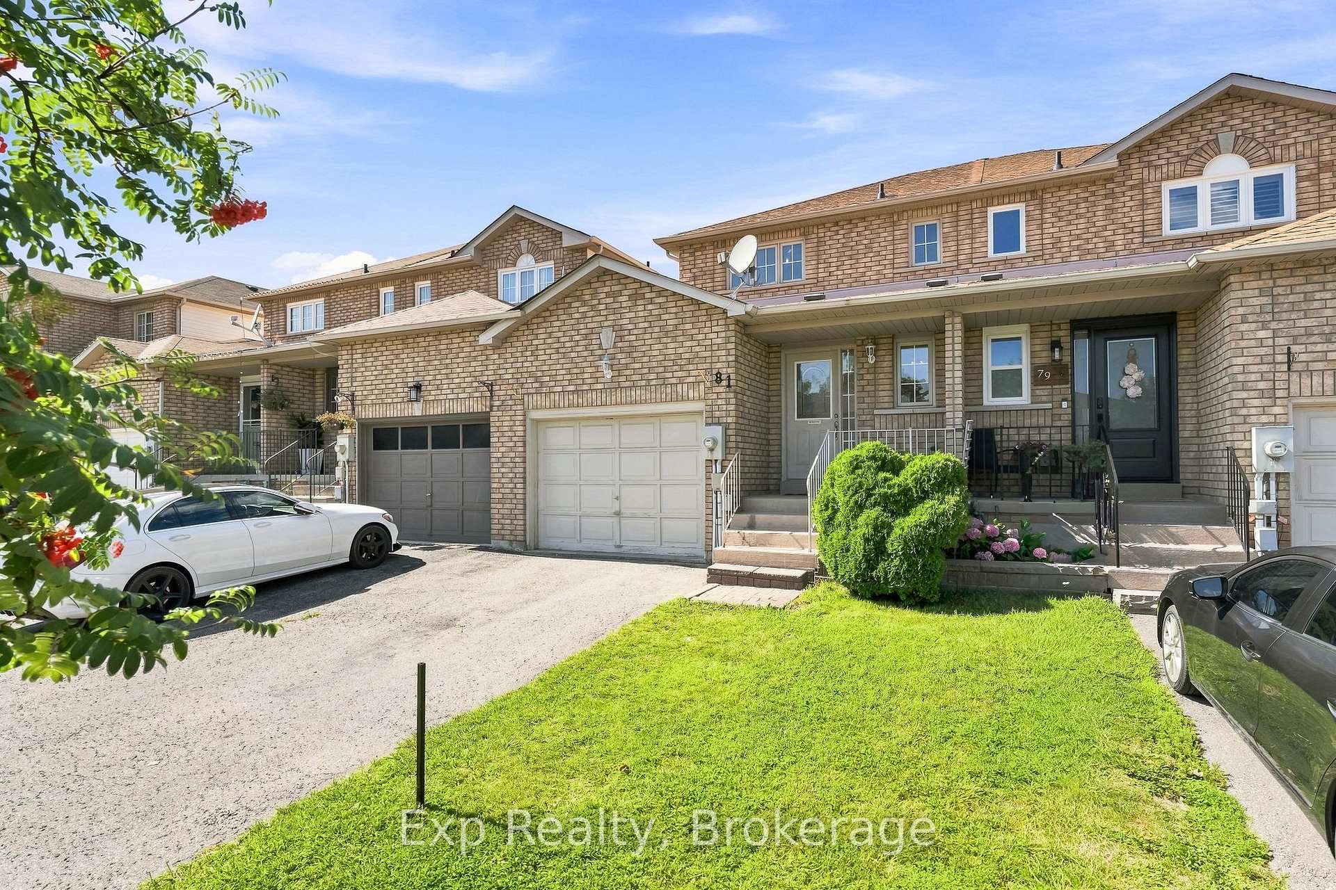 Photo 3 of 81 Somerscales Drive, Clarington, Bowmanville — HOMEH
