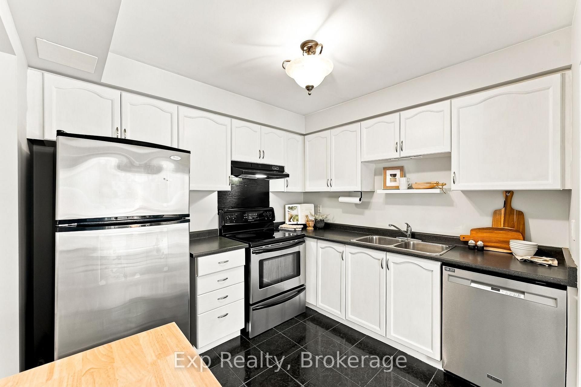 Photo 10 of 81 Somerscales Drive, Clarington, Bowmanville — HOMEH