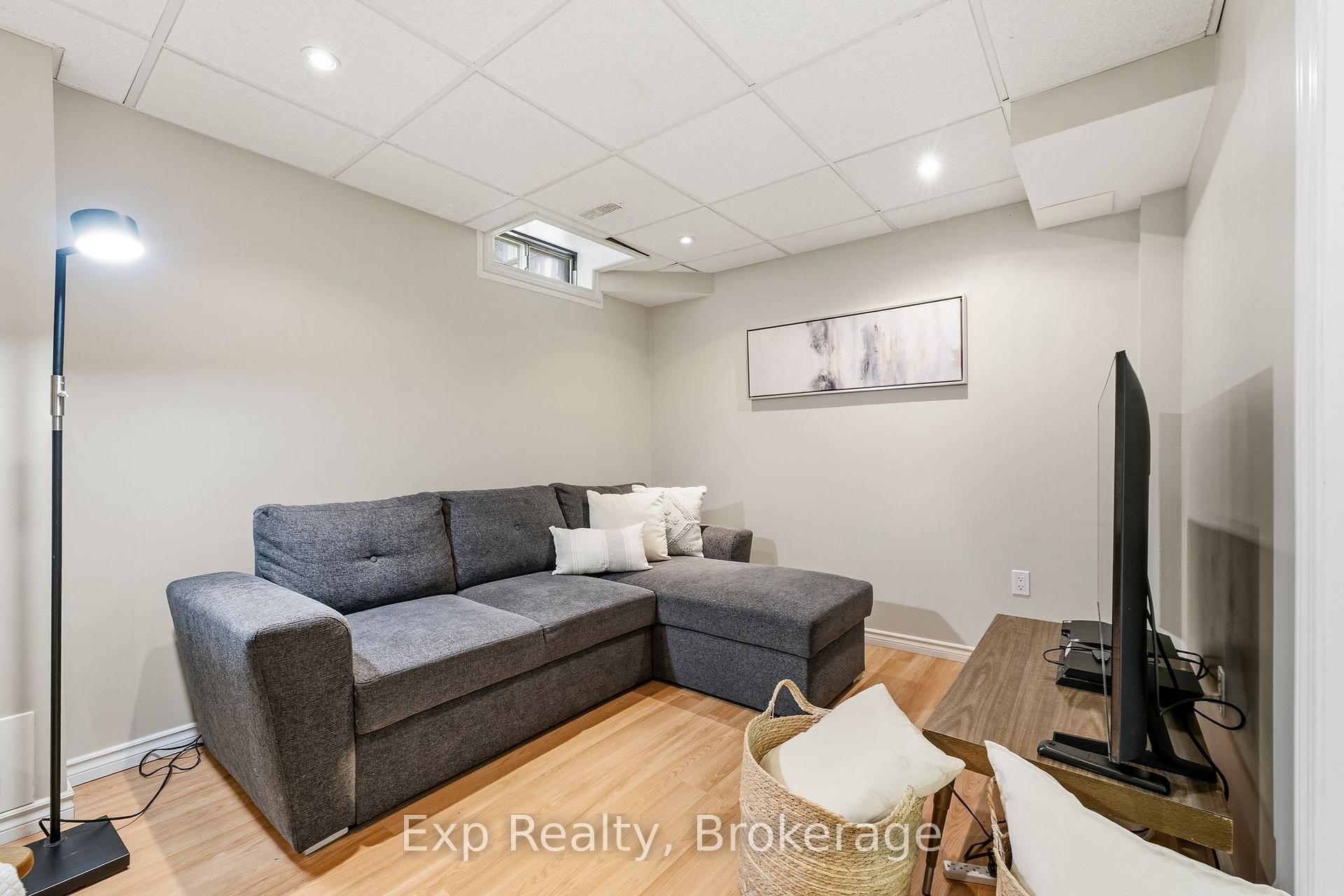 Photo 23 of 81 Somerscales Drive, Clarington, Bowmanville — HOMEH