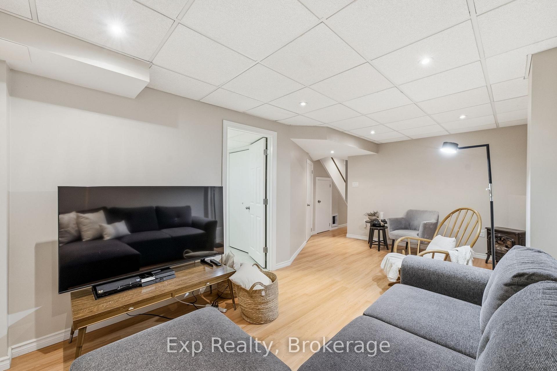 Photo 24 of 81 Somerscales Drive, Clarington, Bowmanville — HOMEH