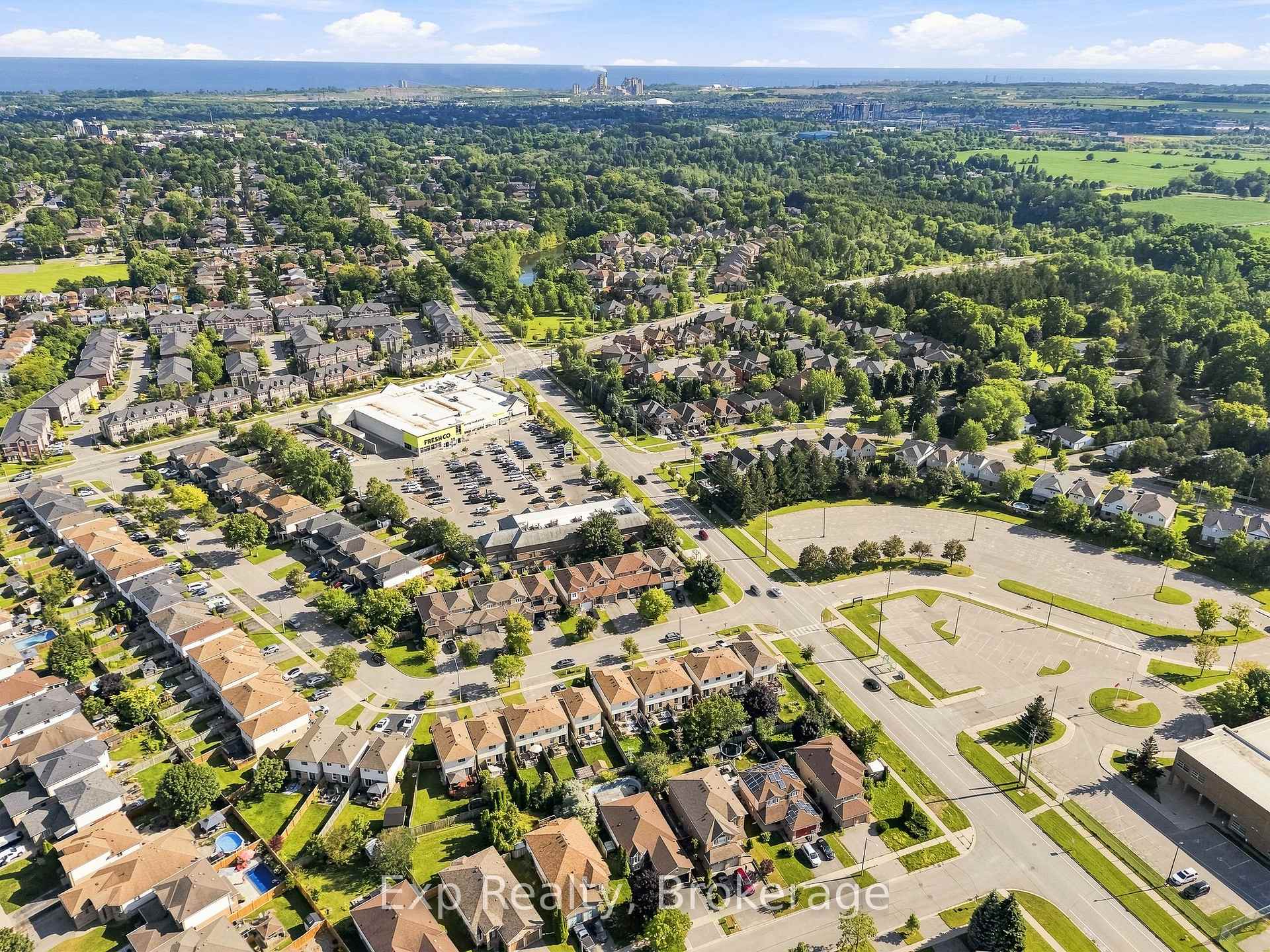 Photo 34 of 81 Somerscales Drive, Clarington, Bowmanville — HOMEH