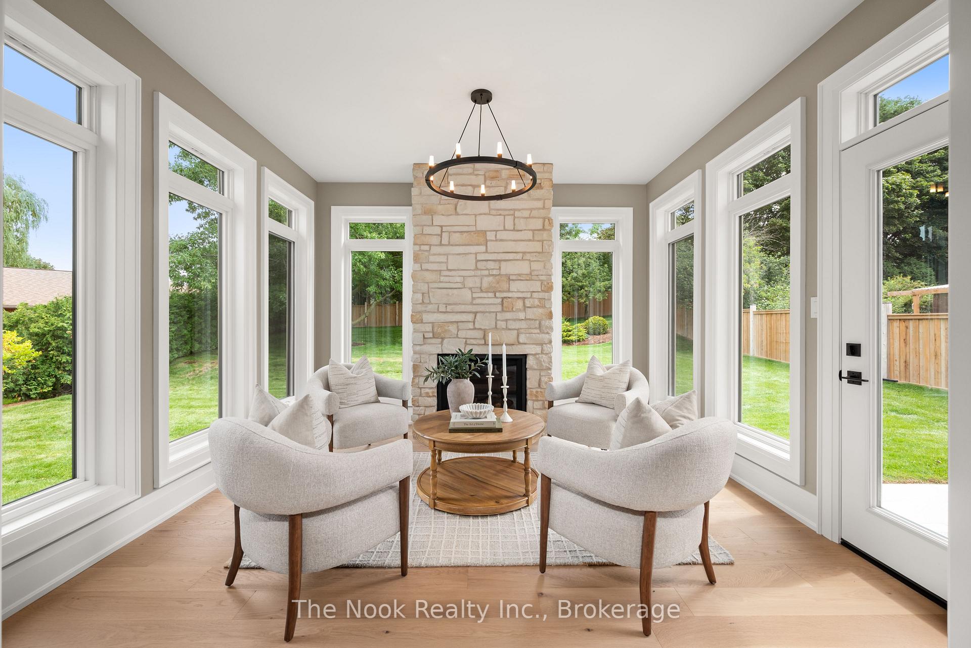Photo 14 of 153 Elizabeth Crescent N, Whitby, Blue Grass Meadows — HOMEH