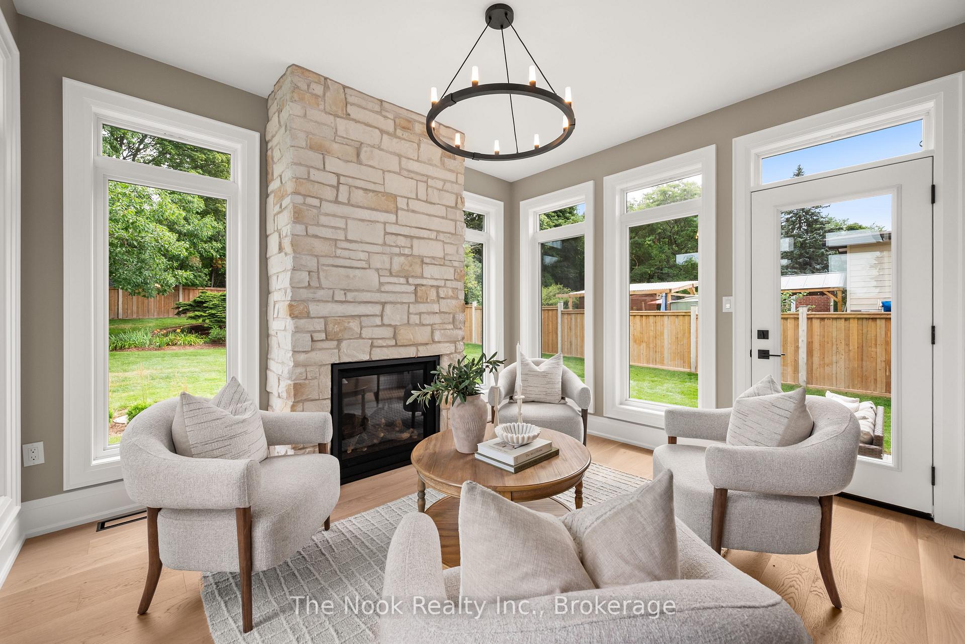 Photo 15 of 153 Elizabeth Crescent N, Whitby, Blue Grass Meadows — HOMEH