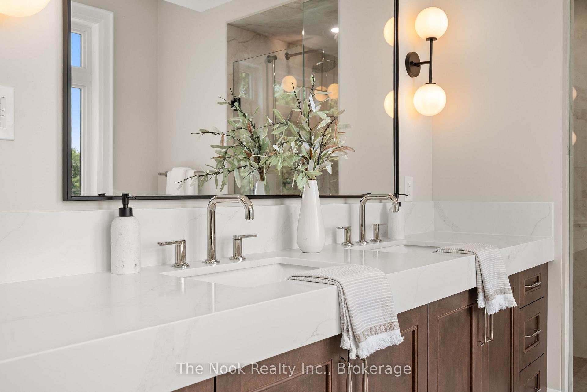 Photo 29 of 153 Elizabeth Crescent N, Whitby, Blue Grass Meadows — HOMEH
