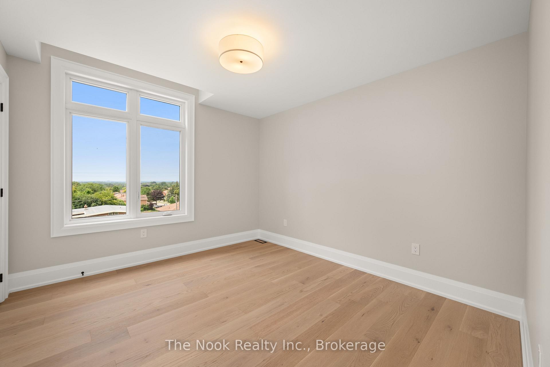 Photo 32 of 153 Elizabeth Crescent N, Whitby, Blue Grass Meadows — HOMEH