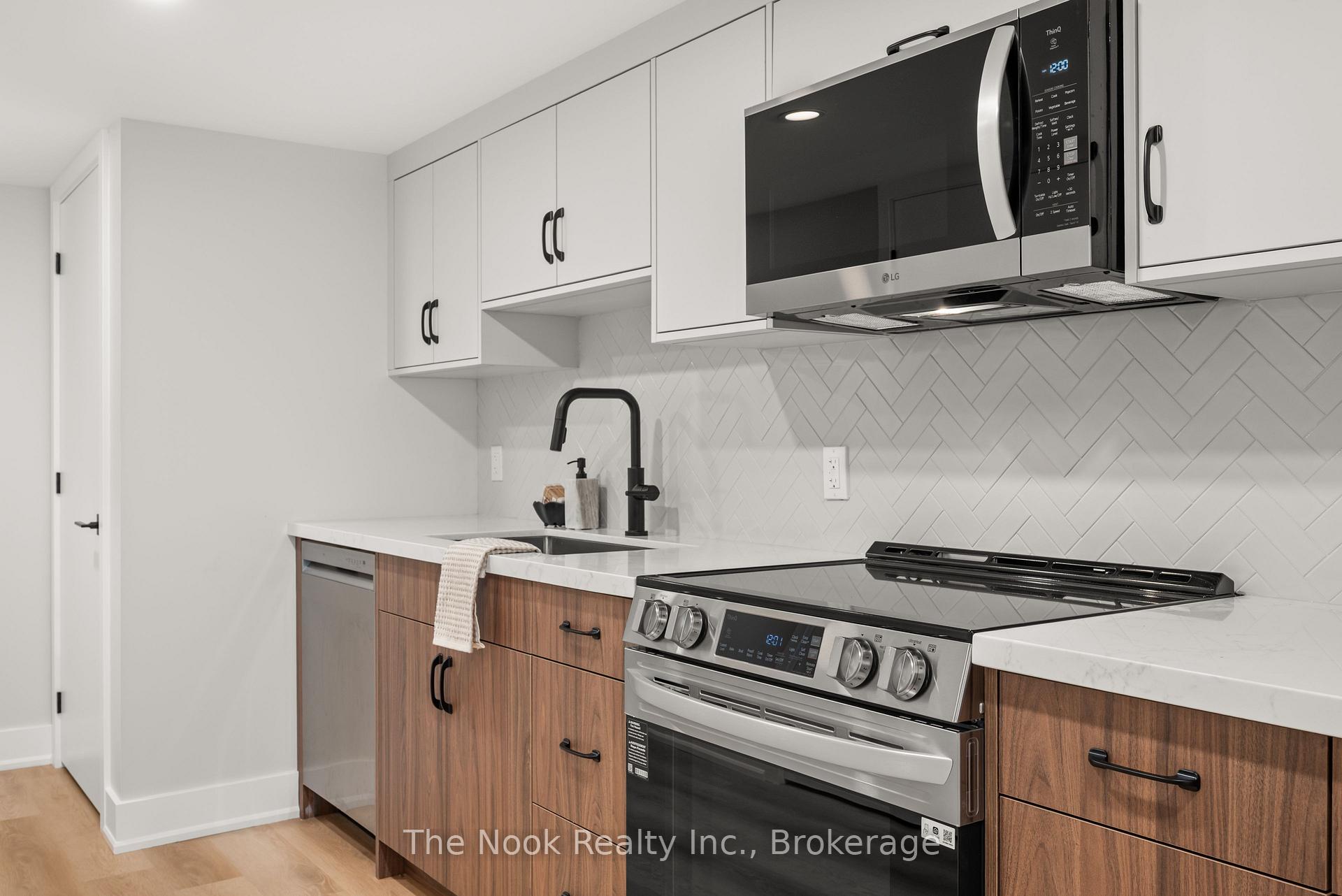 Photo 44 of 153 Elizabeth Crescent N, Whitby, Blue Grass Meadows — HOMEH