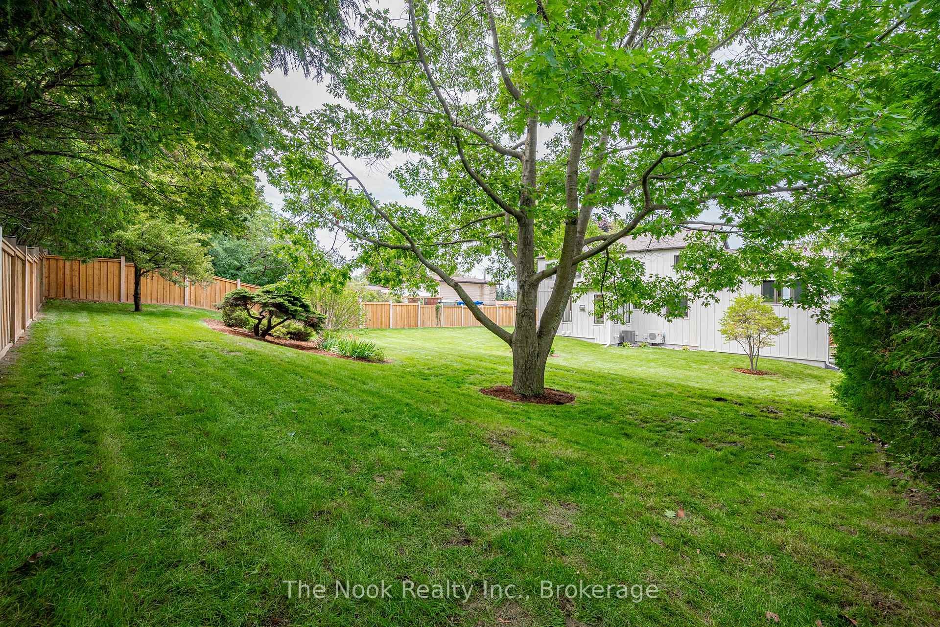 Photo 54 of 153 Elizabeth Crescent N, Whitby, Blue Grass Meadows — HOMEH