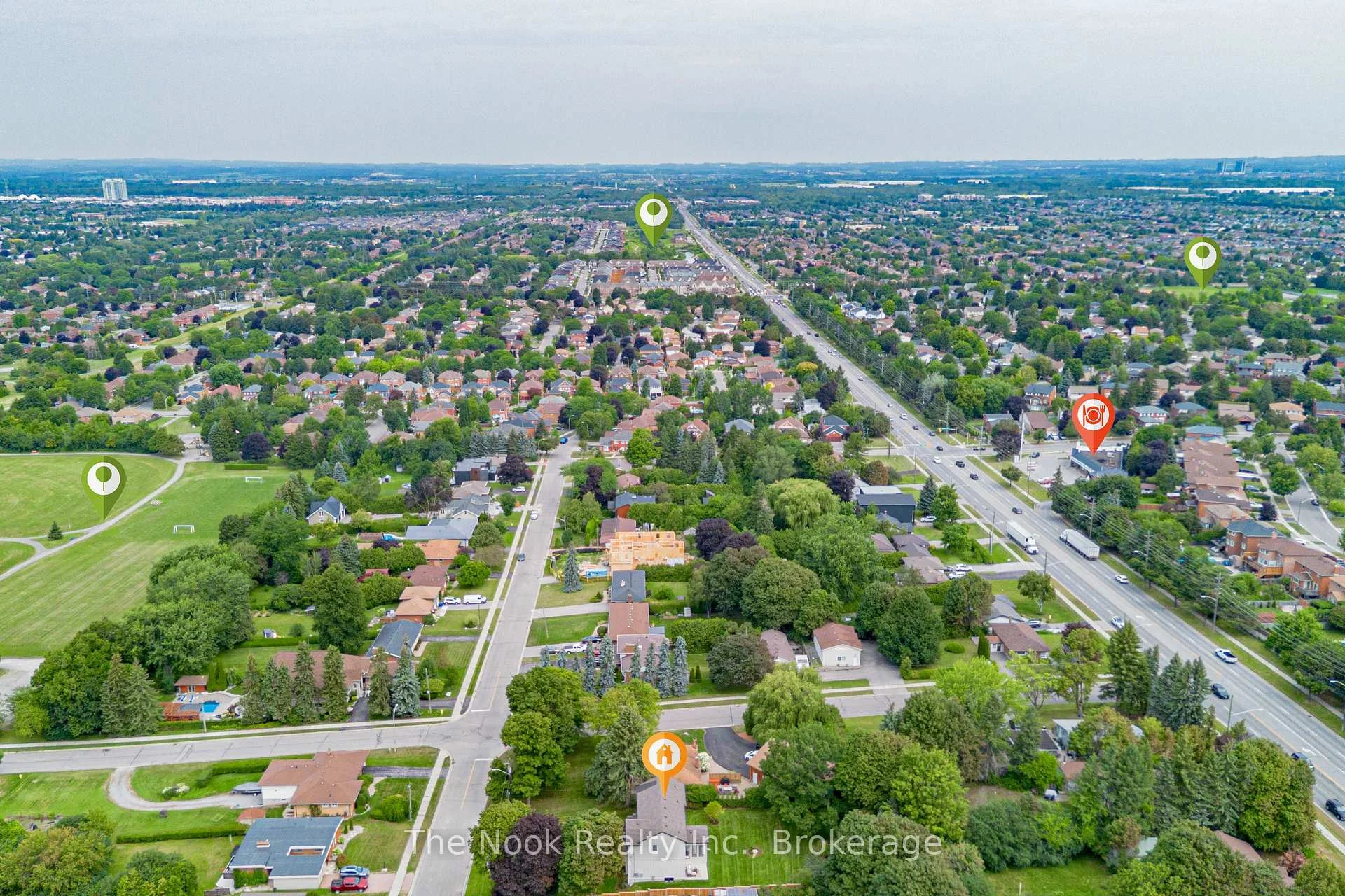 Photo 9 of 153 Elizabeth Crescent N, Whitby, Blue Grass Meadows — HOMEH