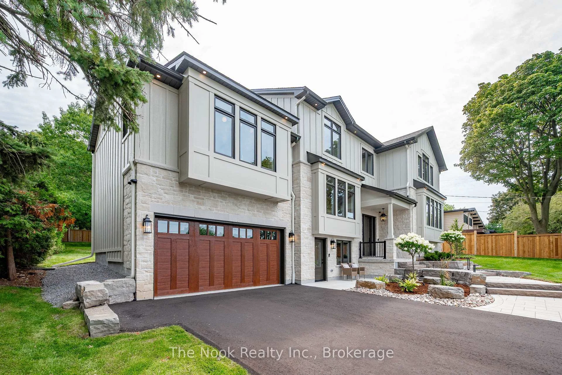 Photo 4 of 153 Elizabeth Crescent N, Whitby, Blue Grass Meadows — HOMEH
