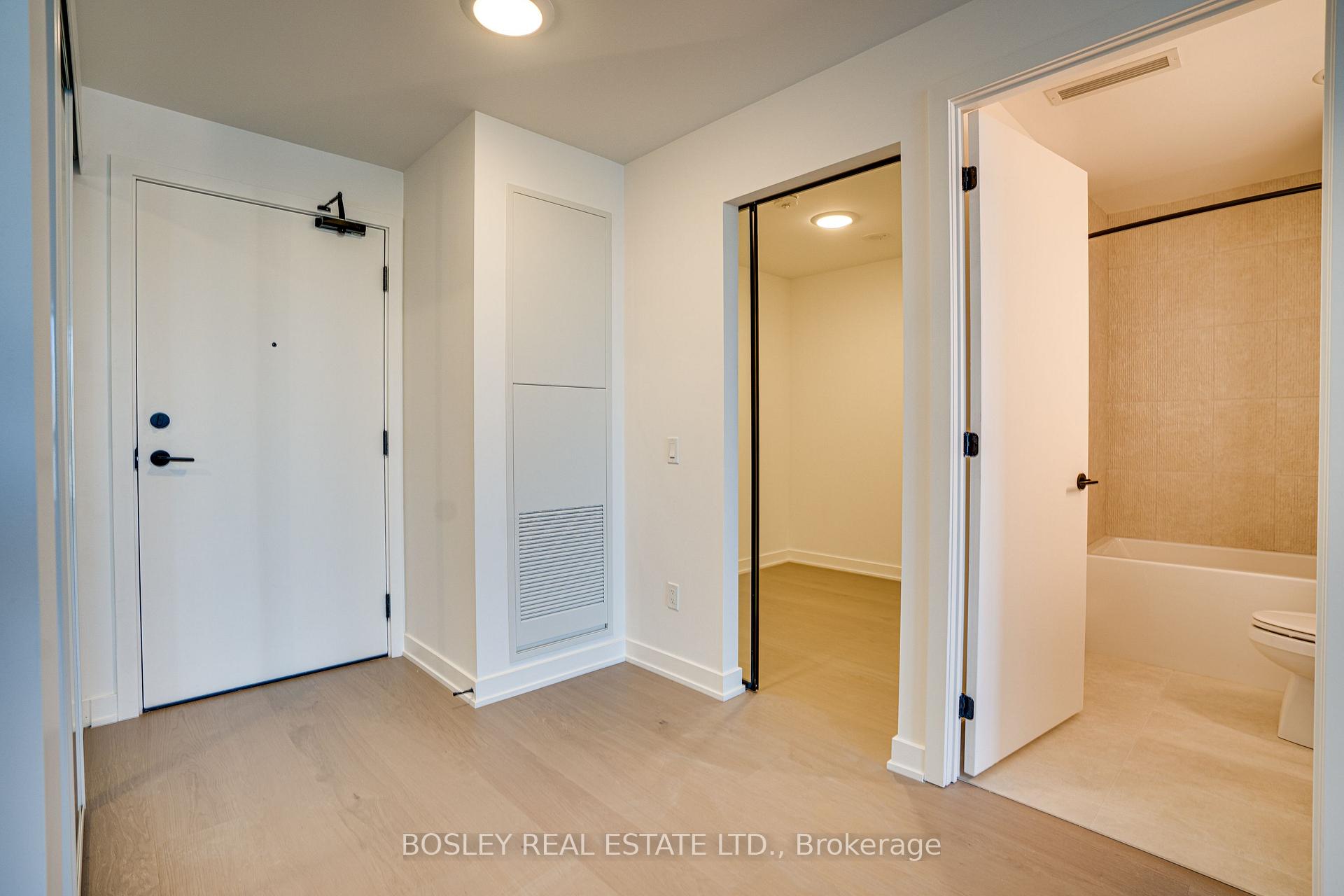 Photo 3 of Unit 812, 91 Montclair Avenue, Toronto, Forest Hill South — HOMEH