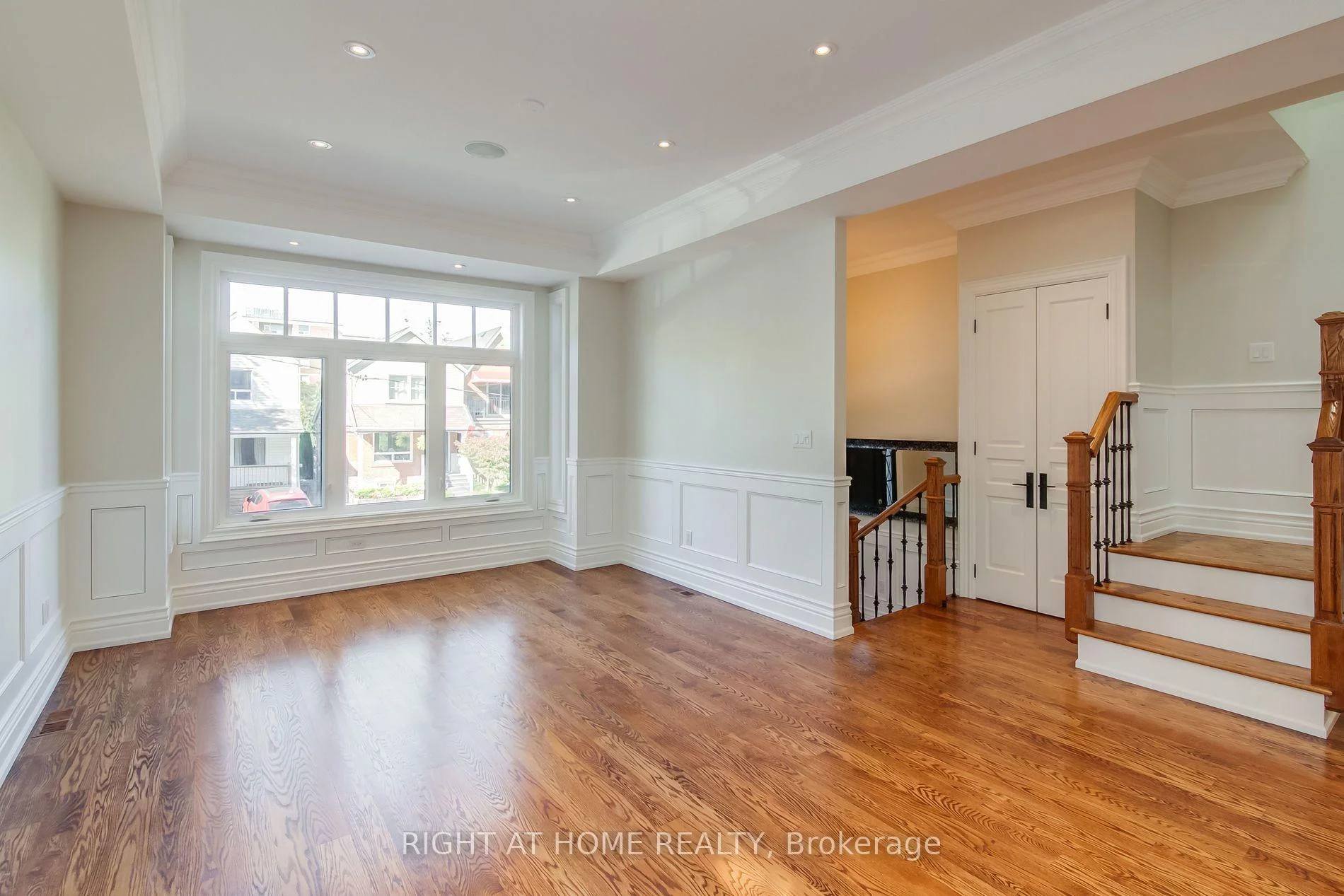 Photo 10 of 109 Banff Road, Toronto, Mount Pleasant East — HOMEH