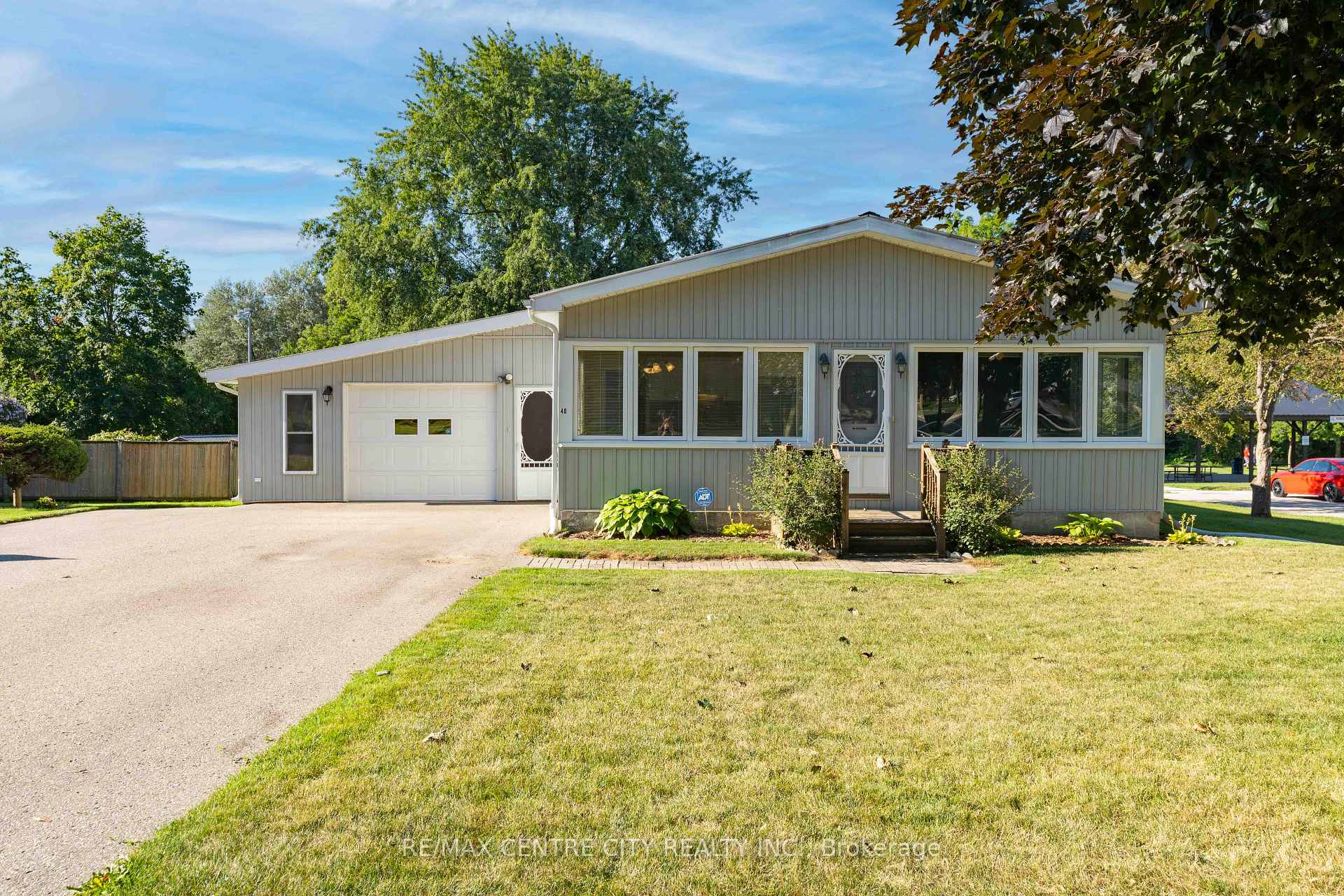 Photo 1 of 40 Chestnut Street W, Aylmer — HOMEH