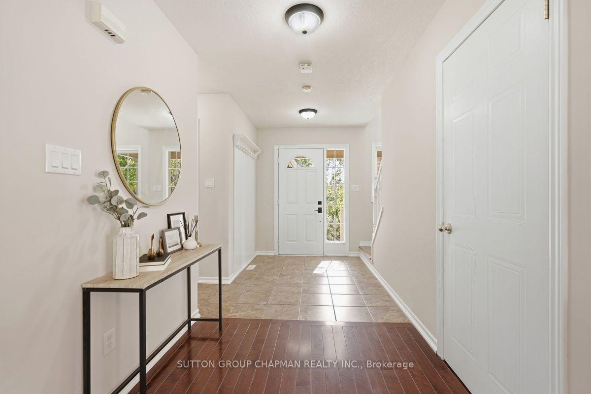 Photo 4 of 785 Capulet Lane, London, North M — HOMEH