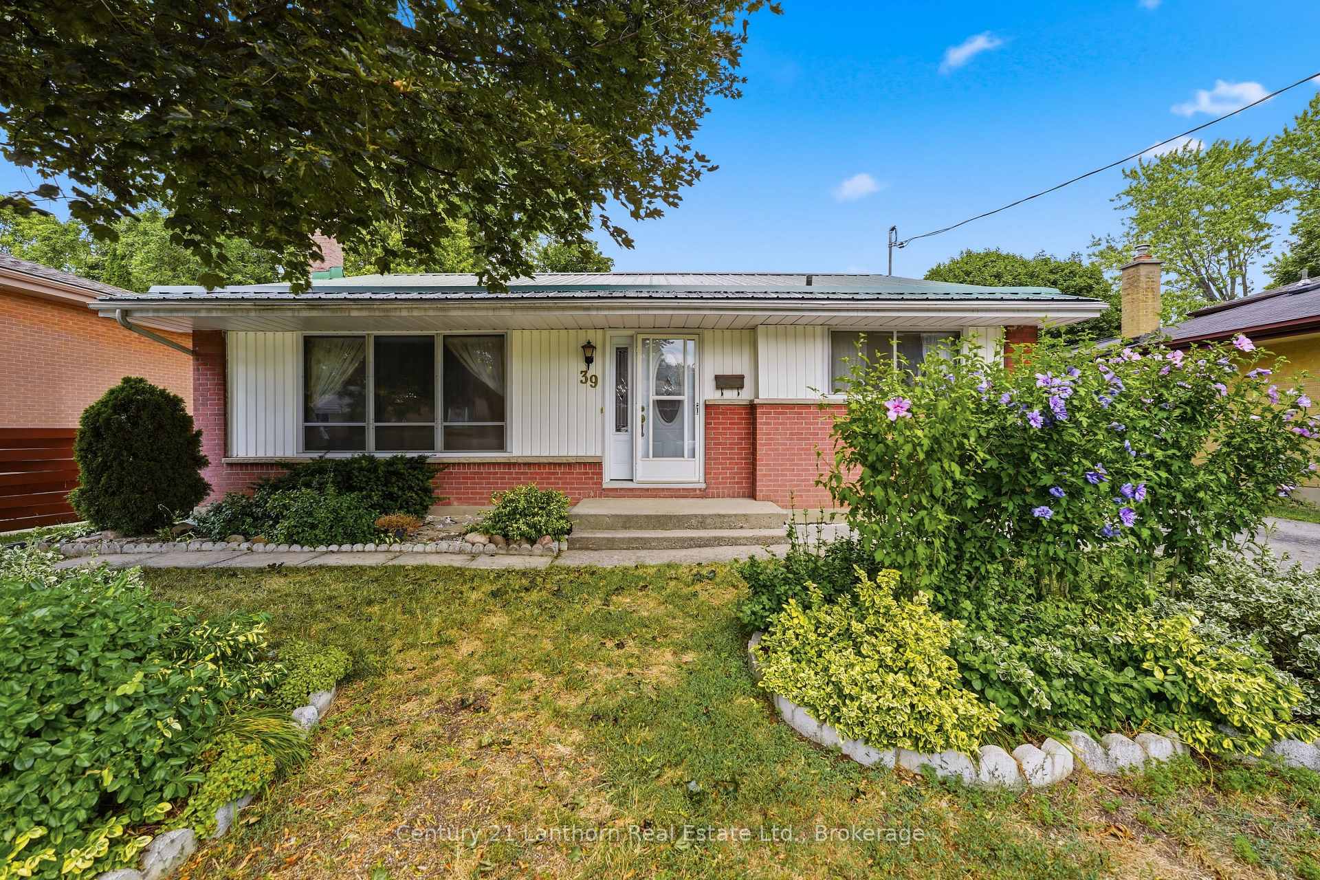 Photo 2 of 39 Linton Park Road, Belleville, Belleville Ward — HOMEH