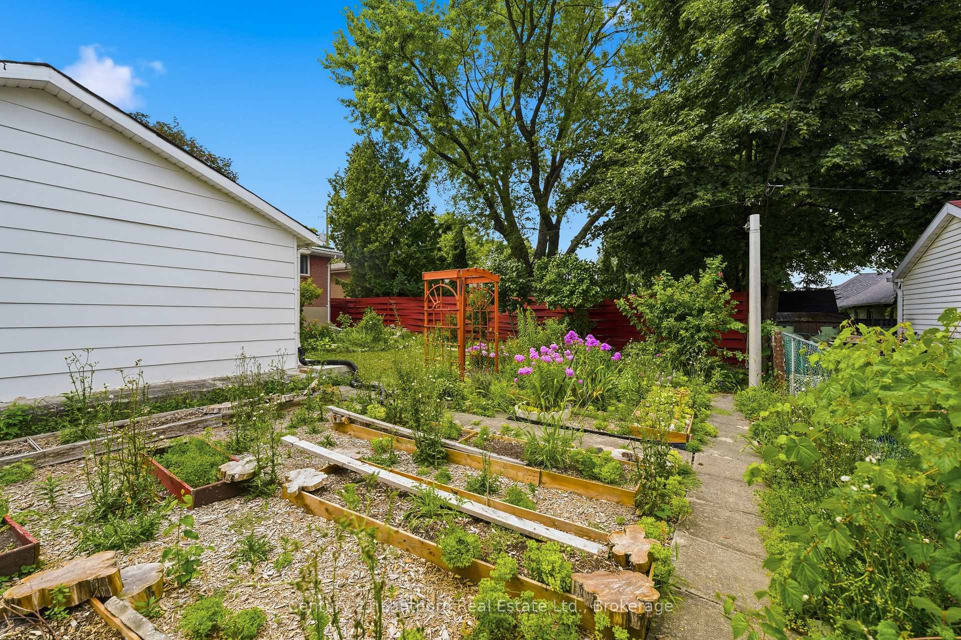 Photo 28 of 39 Linton Park Road, Belleville, Belleville Ward — HOMEH