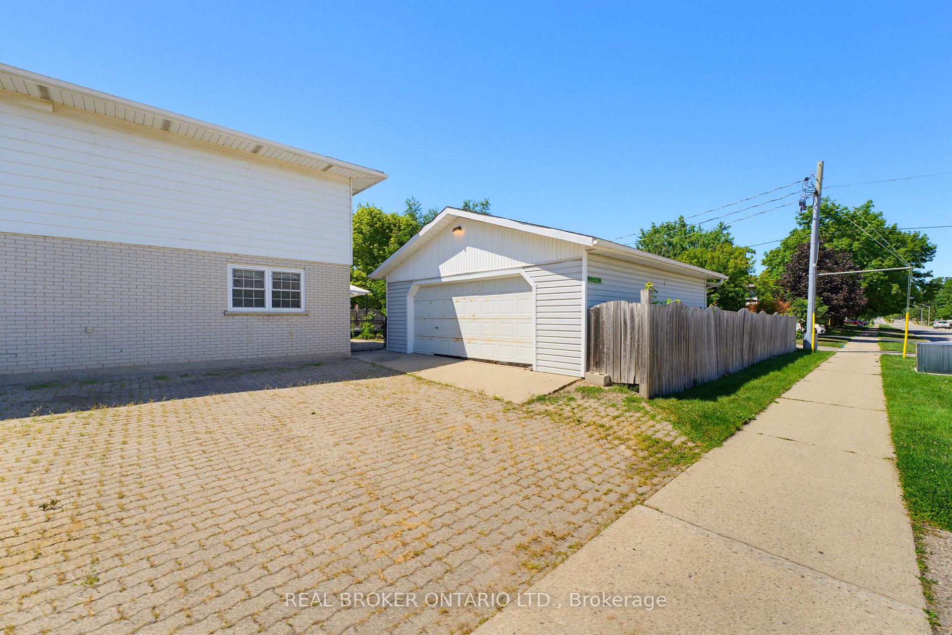 Photo 25 of 94 First Street W, Woolwich, Elmira — HOMEH