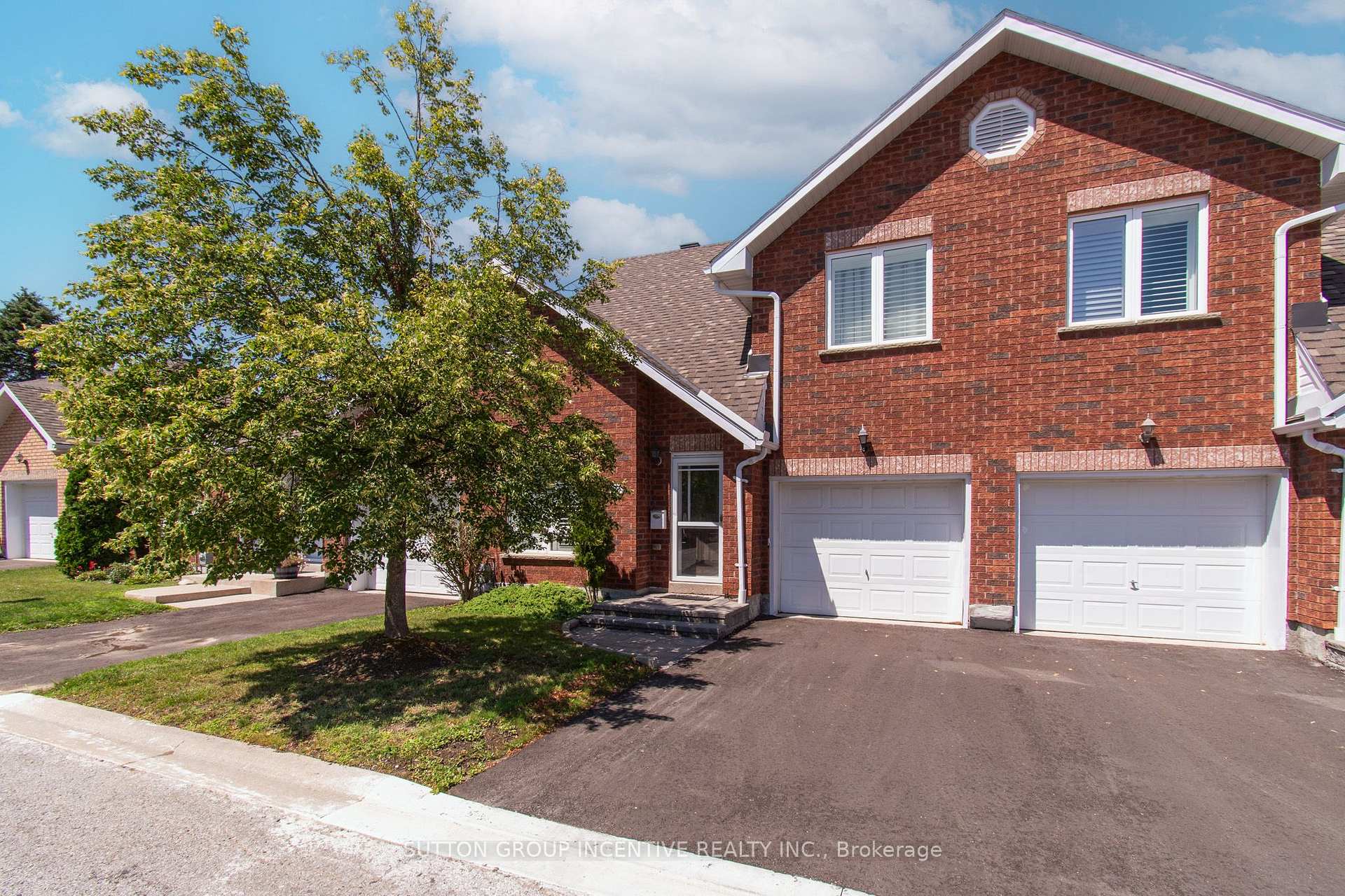 Front of Unit 19, 318 Little Avenue