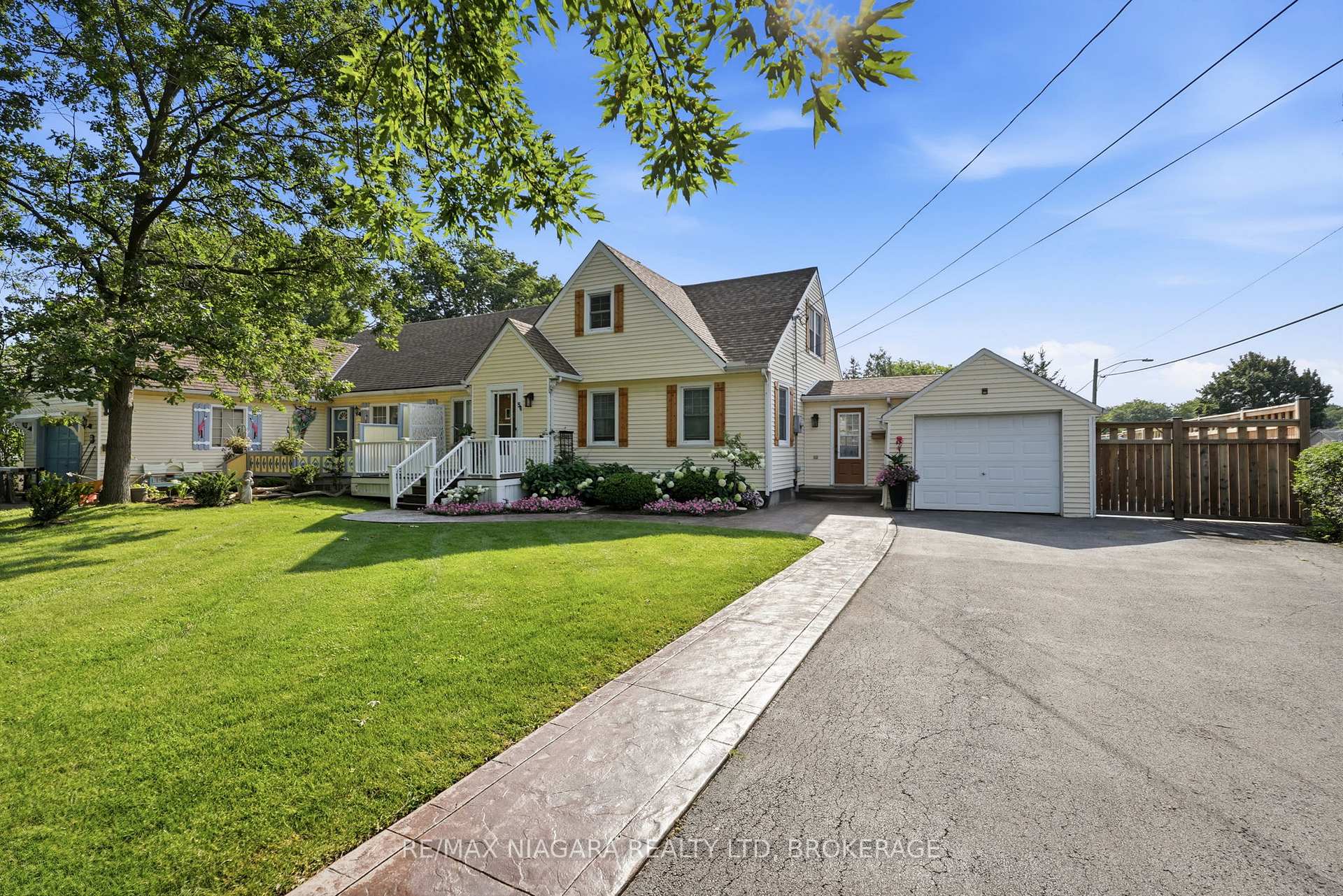 Photo 1 of 54 Fairview Road, Grimsby, Grimsby Beach — HOMEH