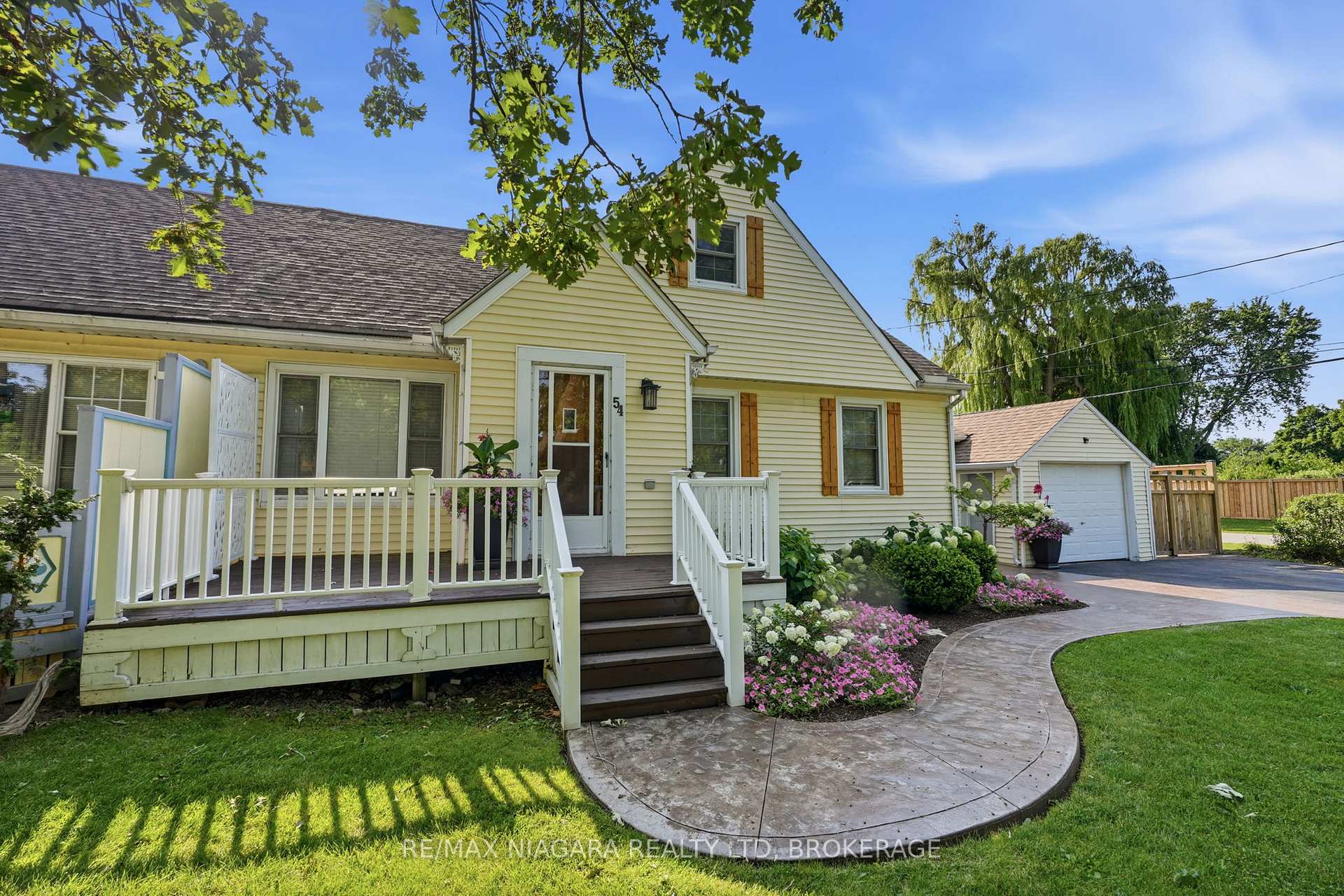 Photo 2 of 54 Fairview Road, Grimsby, Grimsby Beach — HOMEH