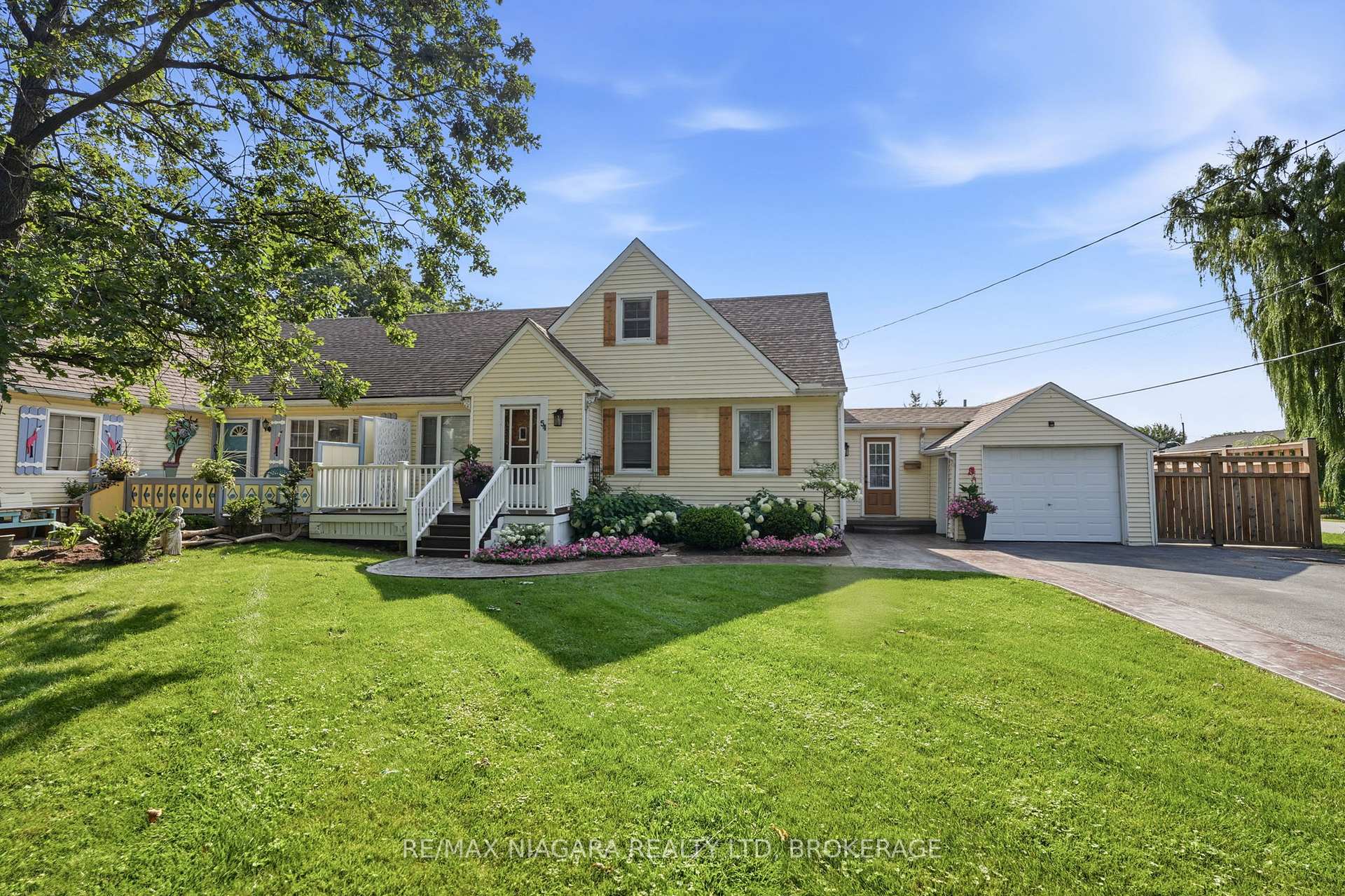 Photo 3 of 54 Fairview Road, Grimsby, Grimsby Beach — HOMEH