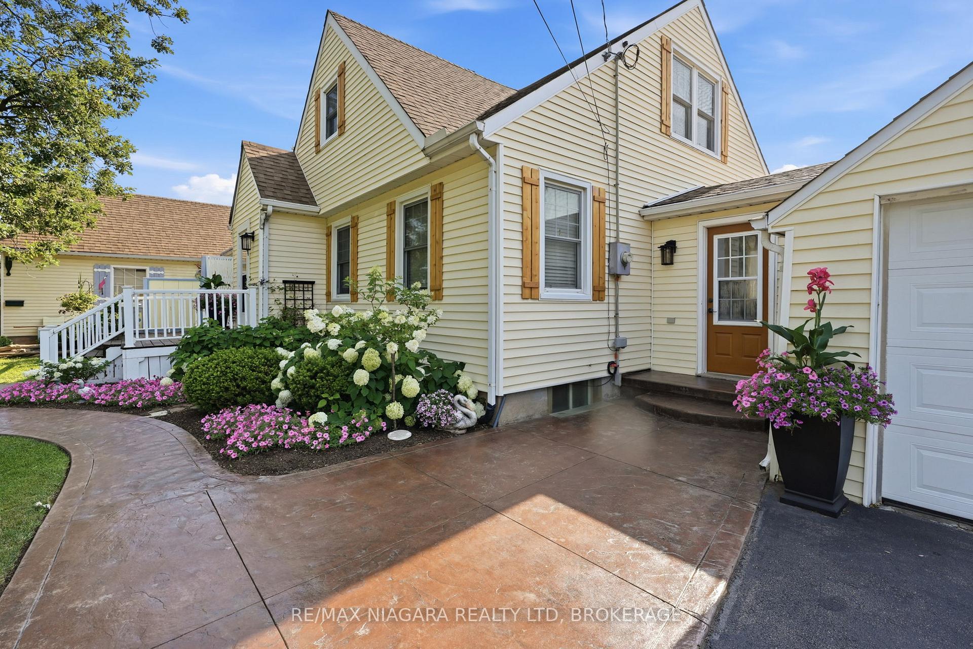 Photo 4 of 54 Fairview Road, Grimsby, Grimsby Beach — HOMEH