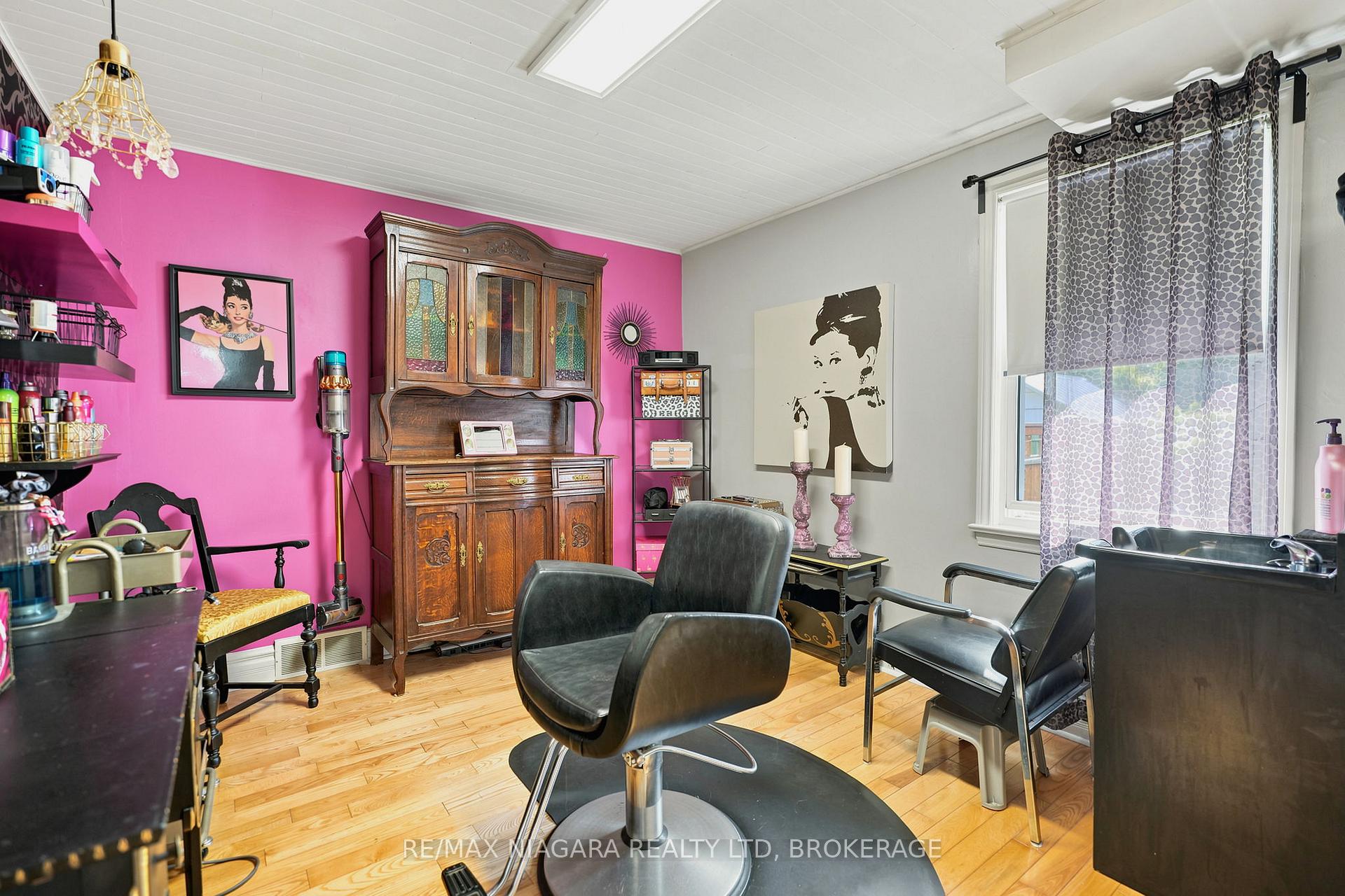 Photo 14 of 54 Fairview Road, Grimsby, Grimsby Beach — HOMEH