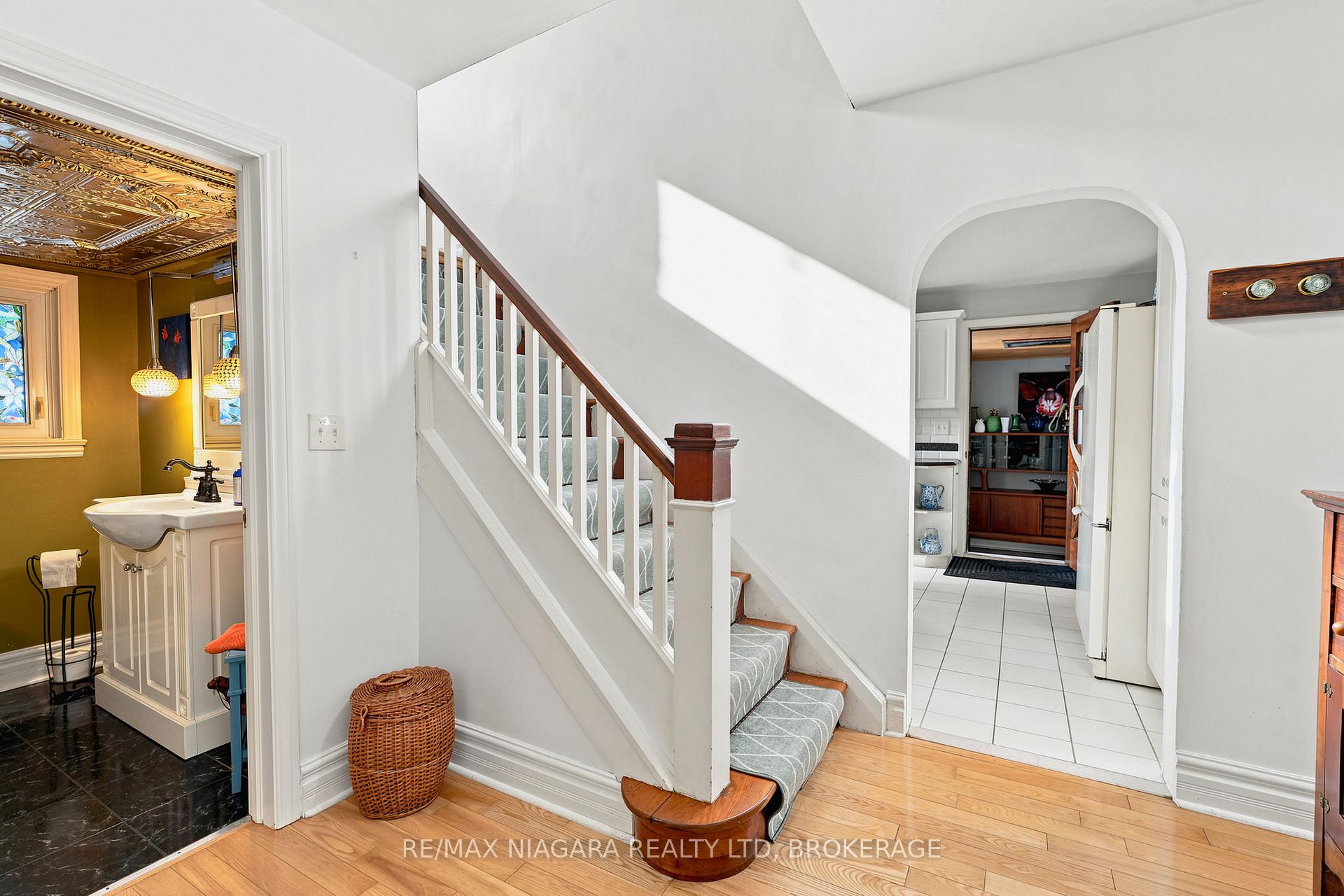 Photo 15 of 54 Fairview Road, Grimsby, Grimsby Beach — HOMEH