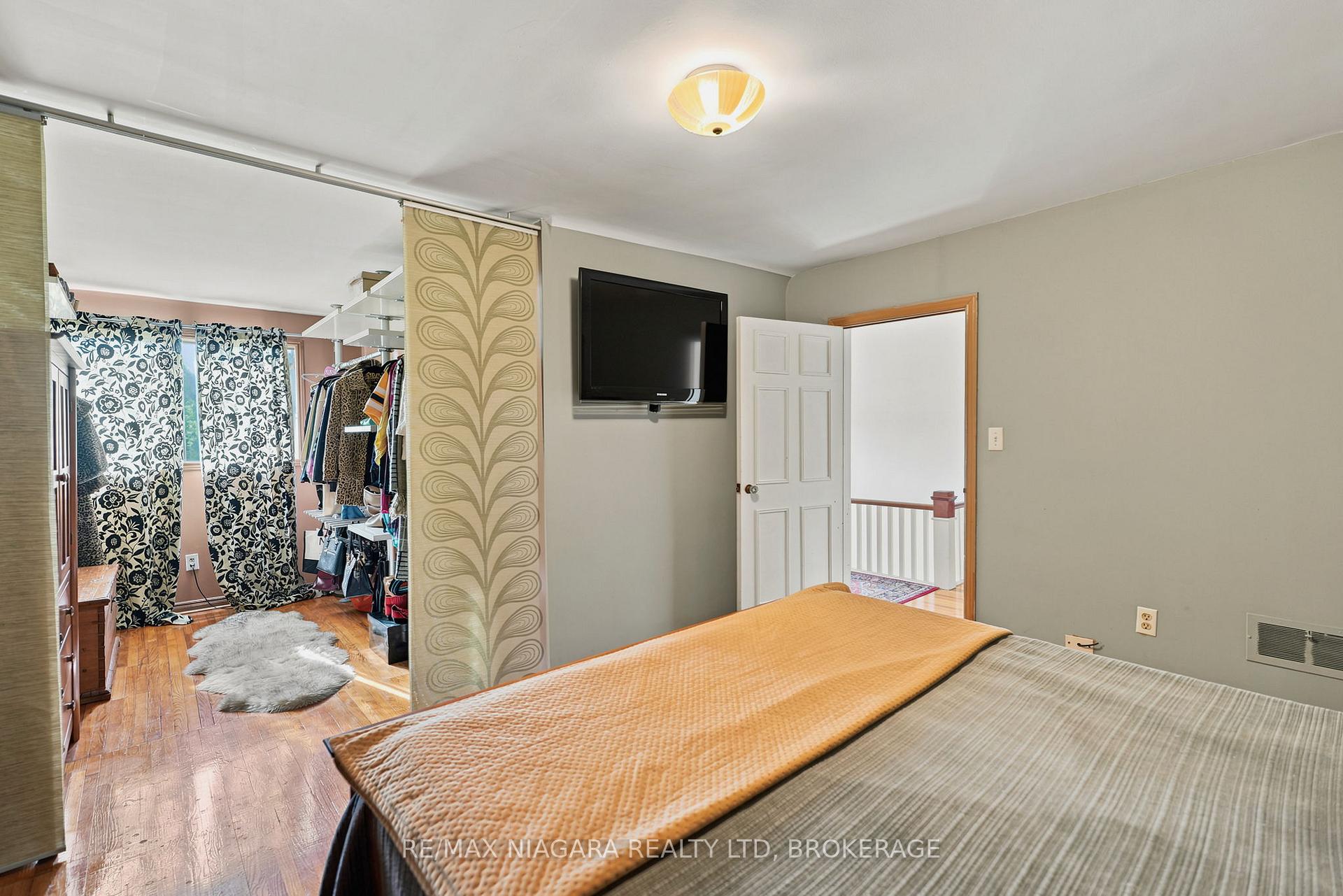 Photo 19 of 54 Fairview Road, Grimsby, Grimsby Beach — HOMEH