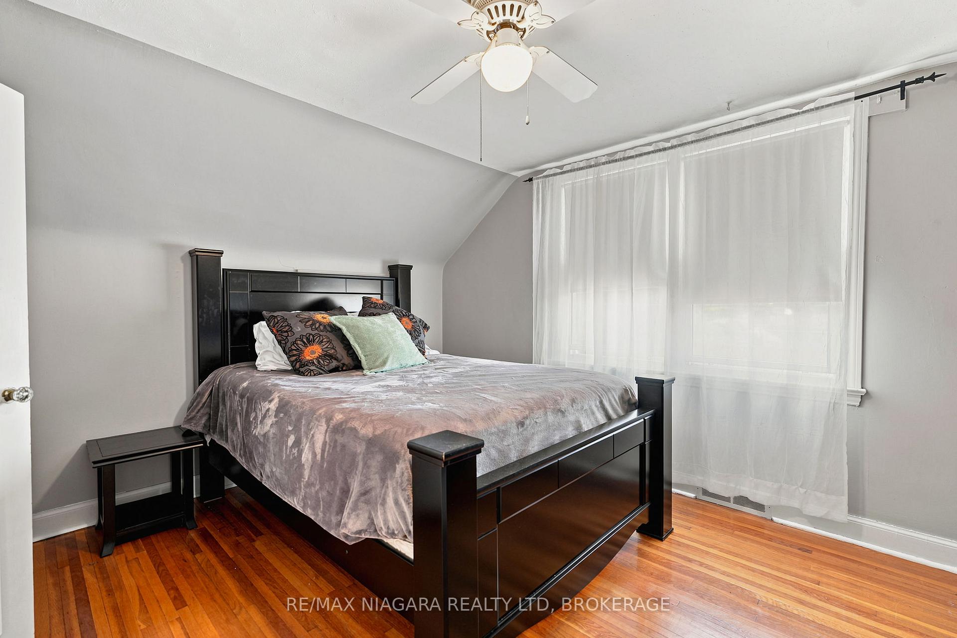 Photo 23 of 54 Fairview Road, Grimsby, Grimsby Beach — HOMEH