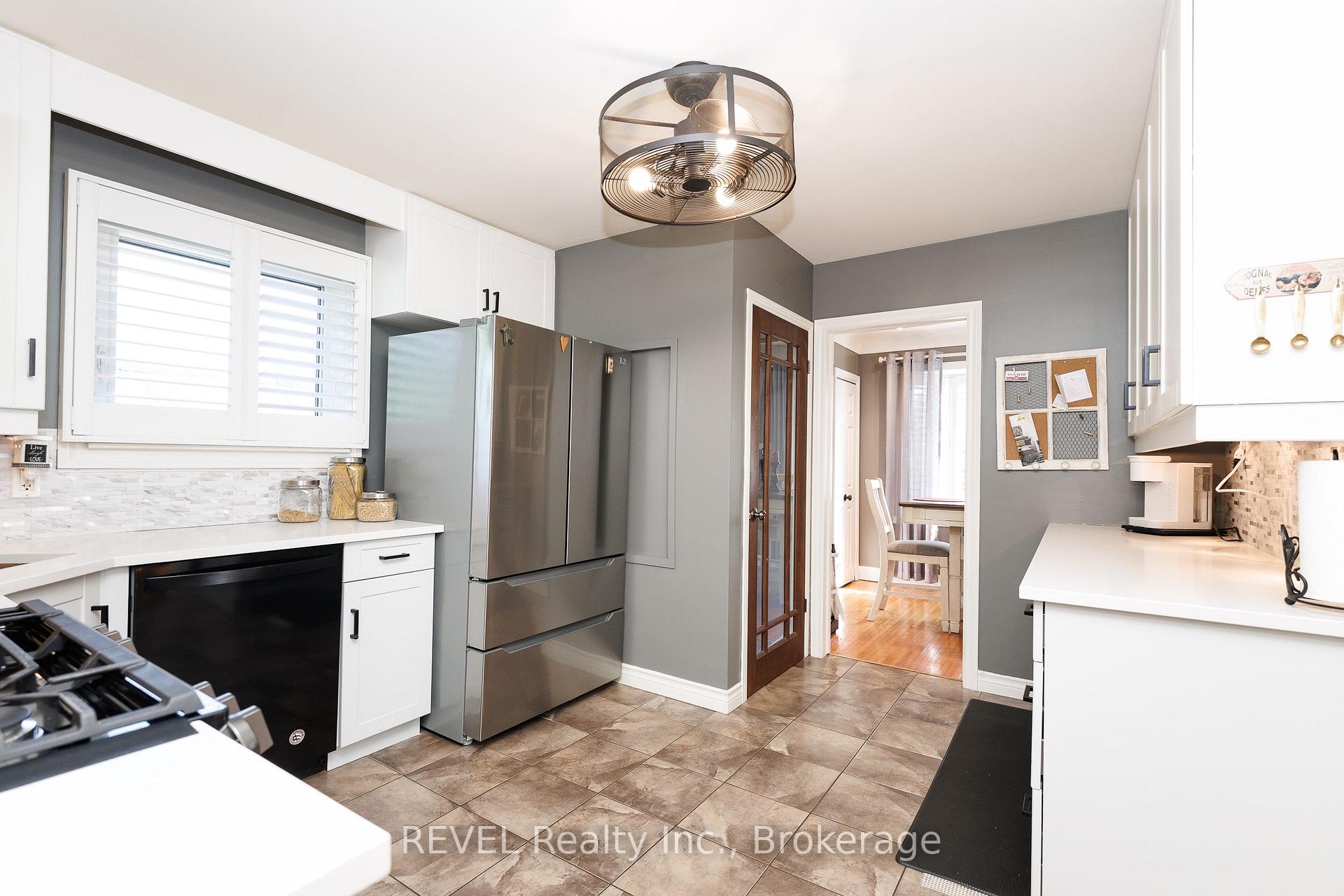 Photo 7 of 3385 Callan Street, Niagara Falls, Chippawa — HOMEH