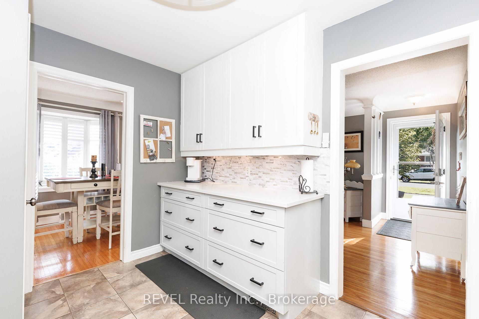 Photo 9 of 3385 Callan Street, Niagara Falls, Chippawa — HOMEH