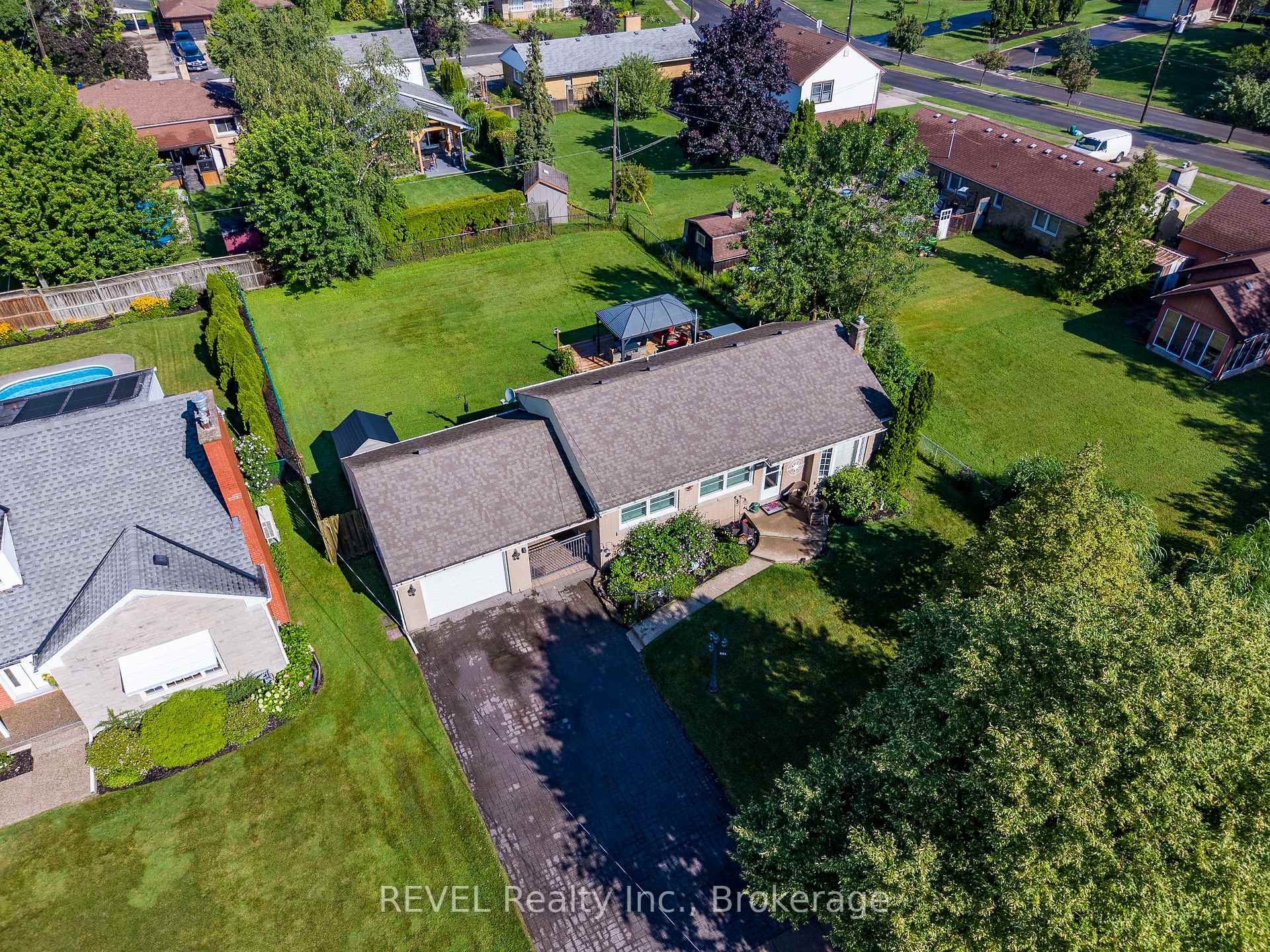Photo 27 of 3385 Callan Street, Niagara Falls, Chippawa — HOMEH