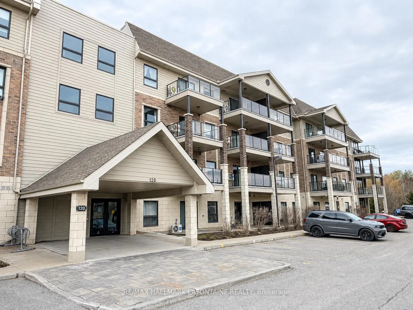 Photo 5 of Unit 114, 120 Prestige Circle, Ottawa, Chatelaine Village — HOMEH