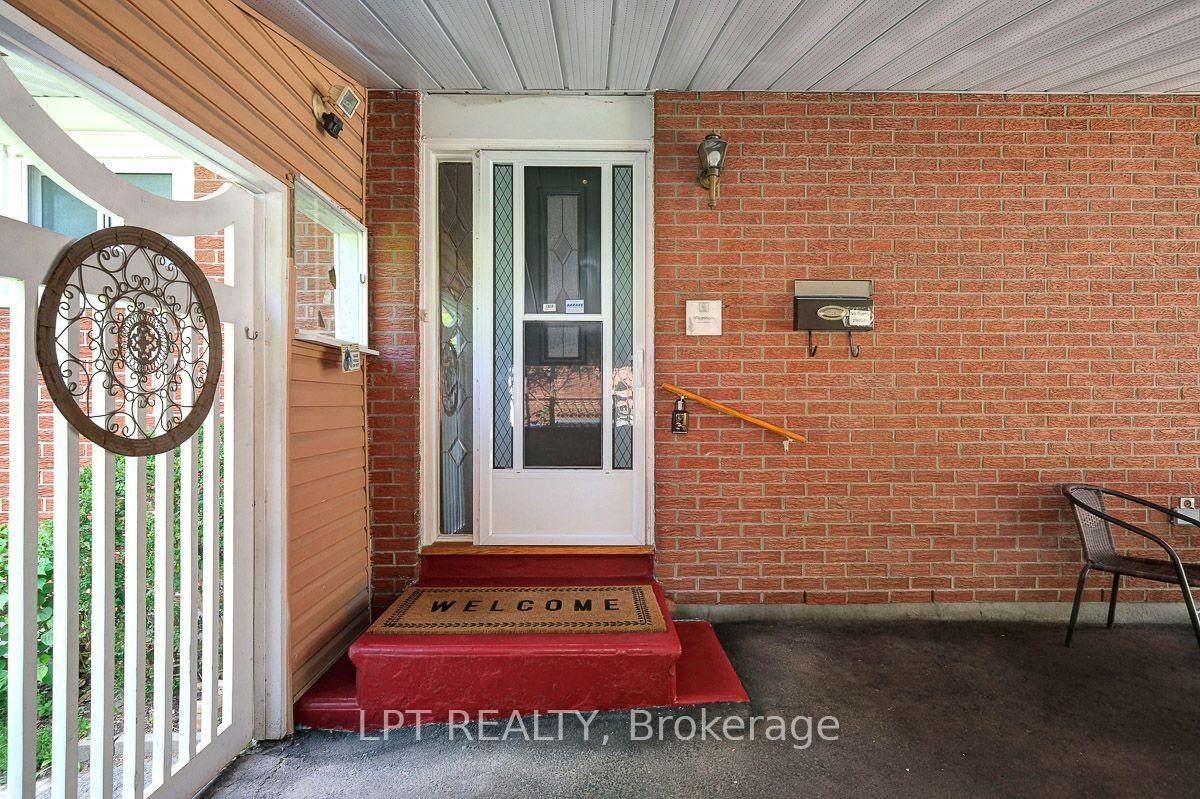 Photo 6 of 2396 Heaton Avenue, Ottawa, Hawthorne Meadows — HOMEH