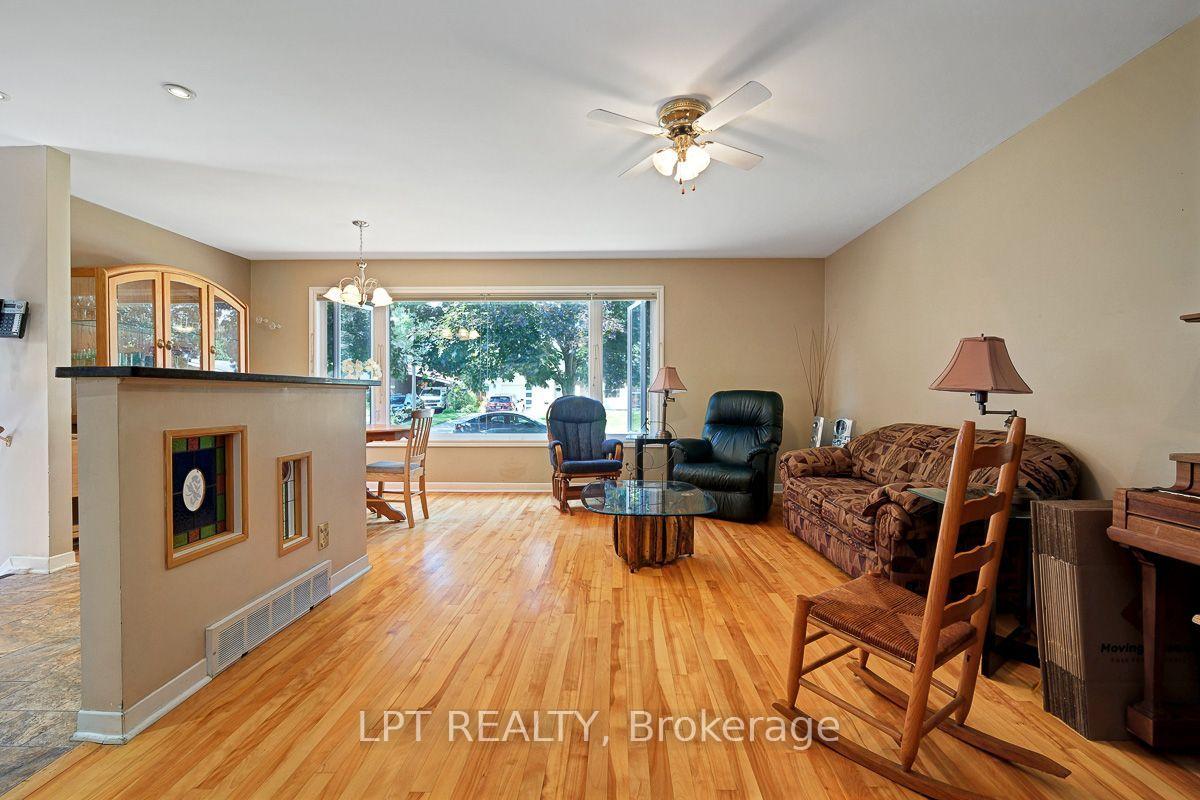 Photo 9 of 2396 Heaton Avenue, Ottawa, Hawthorne Meadows — HOMEH
