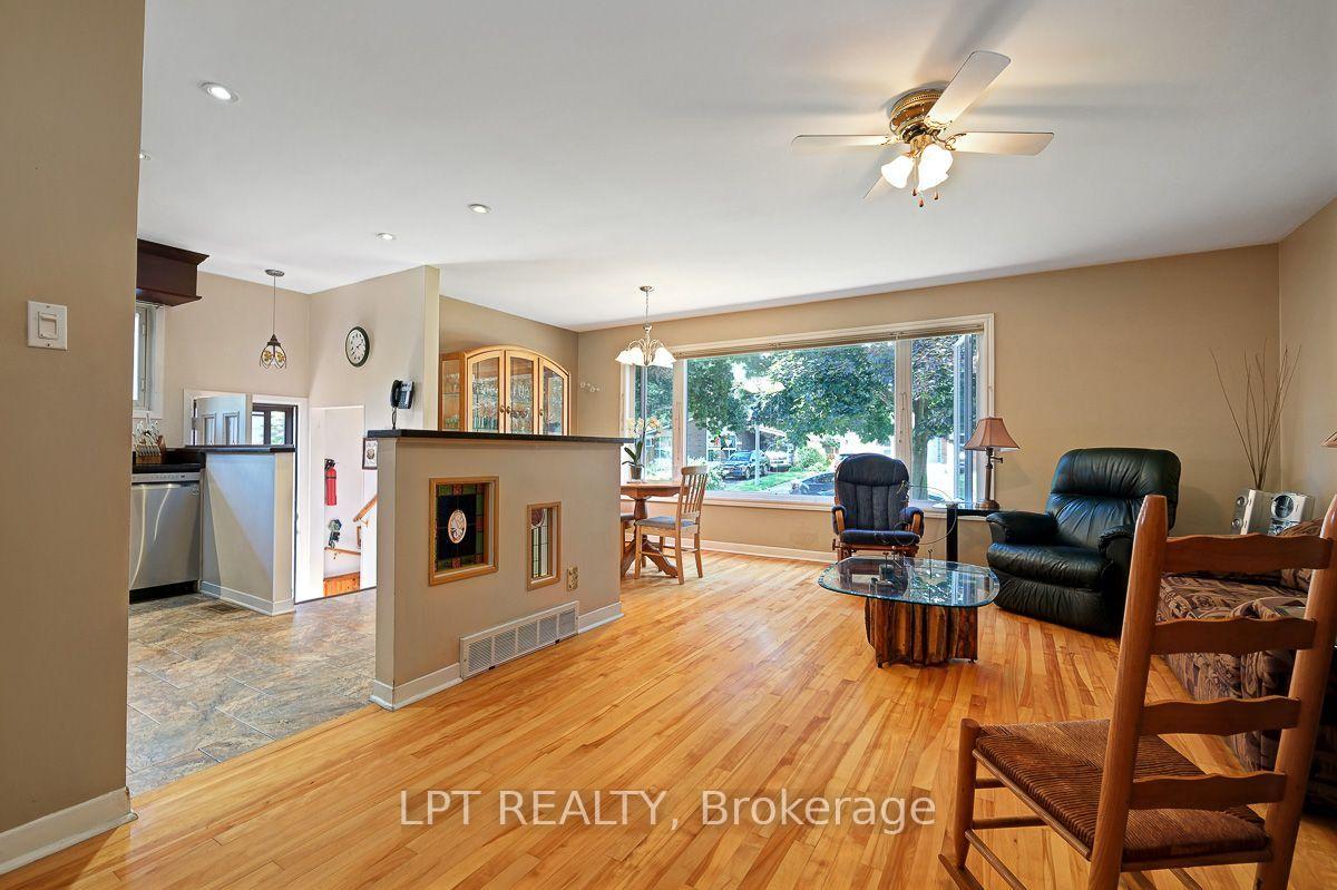 Photo 10 of 2396 Heaton Avenue, Ottawa, Hawthorne Meadows — HOMEH