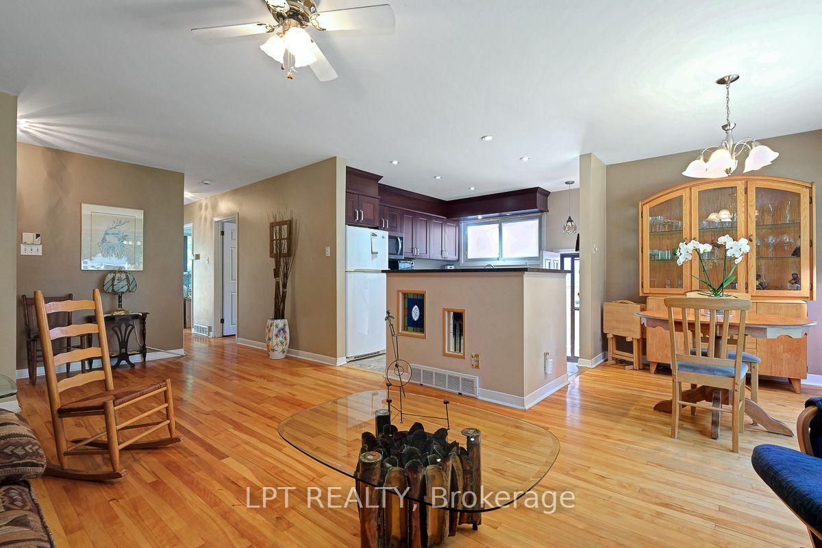 Photo 12 of 2396 Heaton Avenue, Ottawa, Hawthorne Meadows — HOMEH