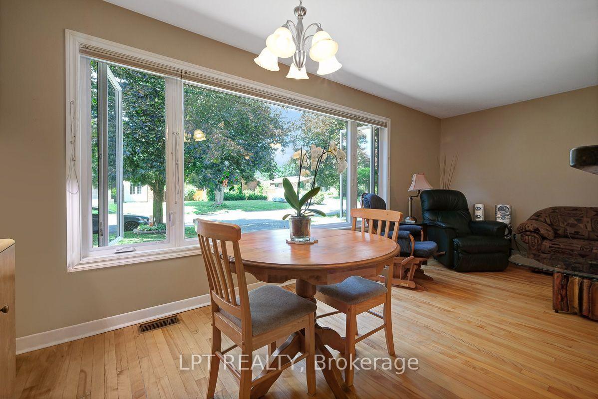 Photo 16 of 2396 Heaton Avenue, Ottawa, Hawthorne Meadows — HOMEH