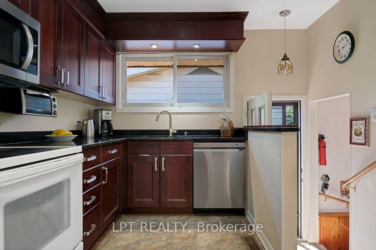 Photo 19 of 2396 Heaton Avenue, Ottawa, Hawthorne Meadows — HOMEH