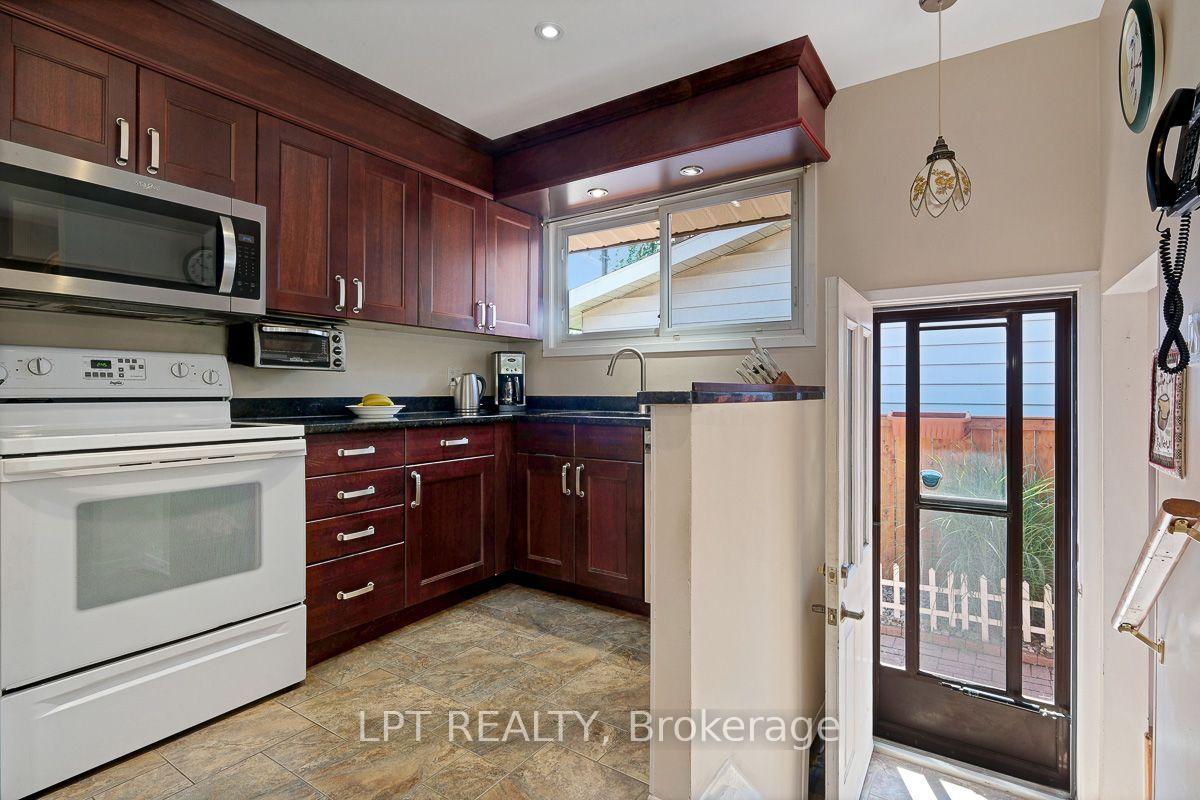 Photo 20 of 2396 Heaton Avenue, Ottawa, Hawthorne Meadows — HOMEH